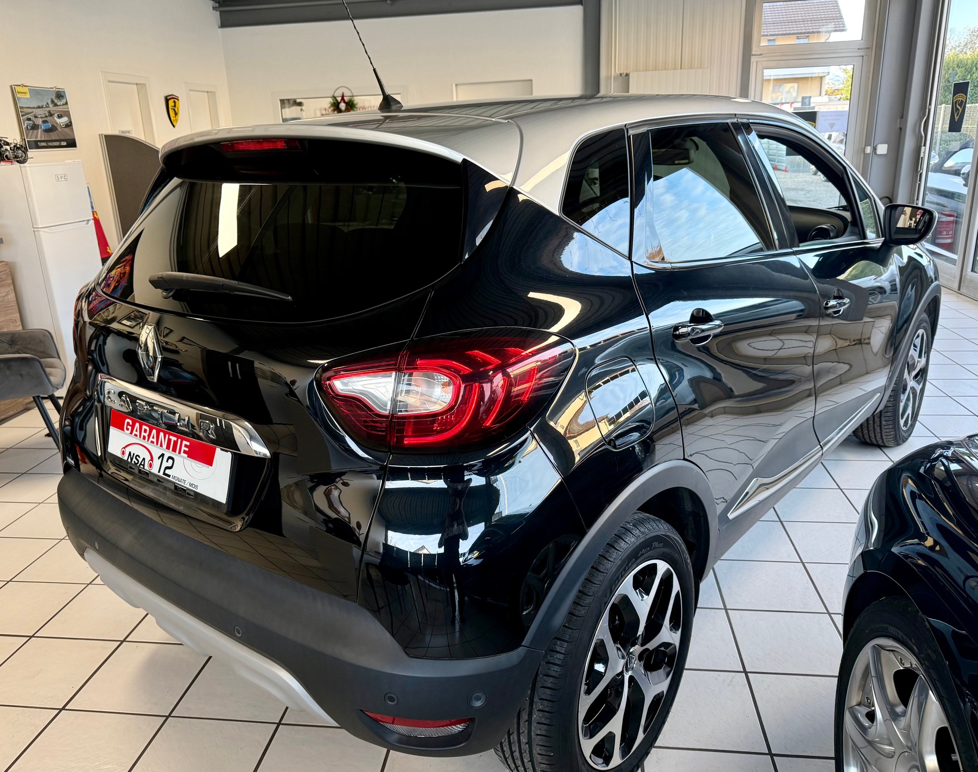 RENAULT Captur 1.2 T 16V Outdoor EDC-image-9