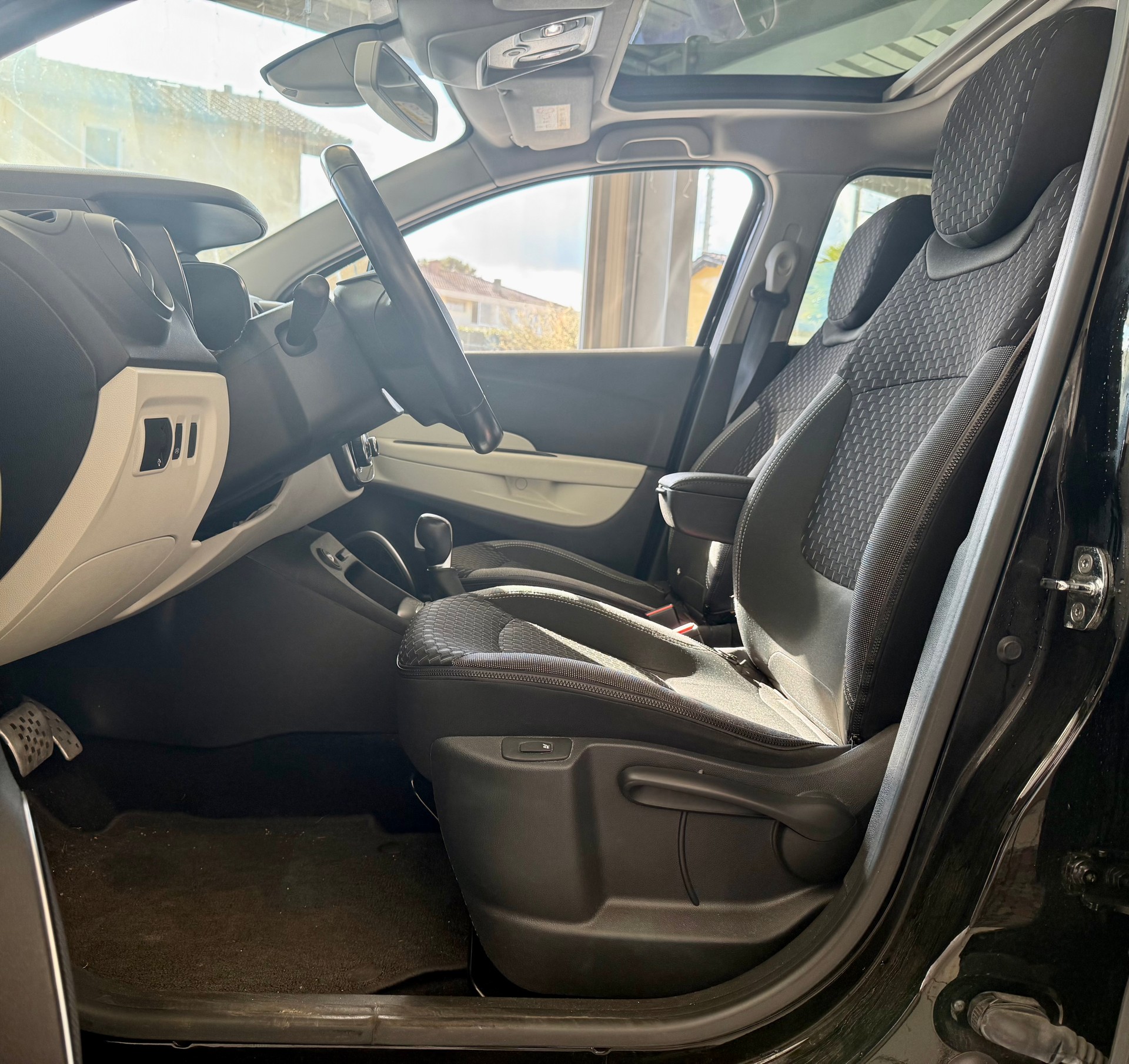 RENAULT Captur 1.2 T 16V Outdoor EDC-image-11