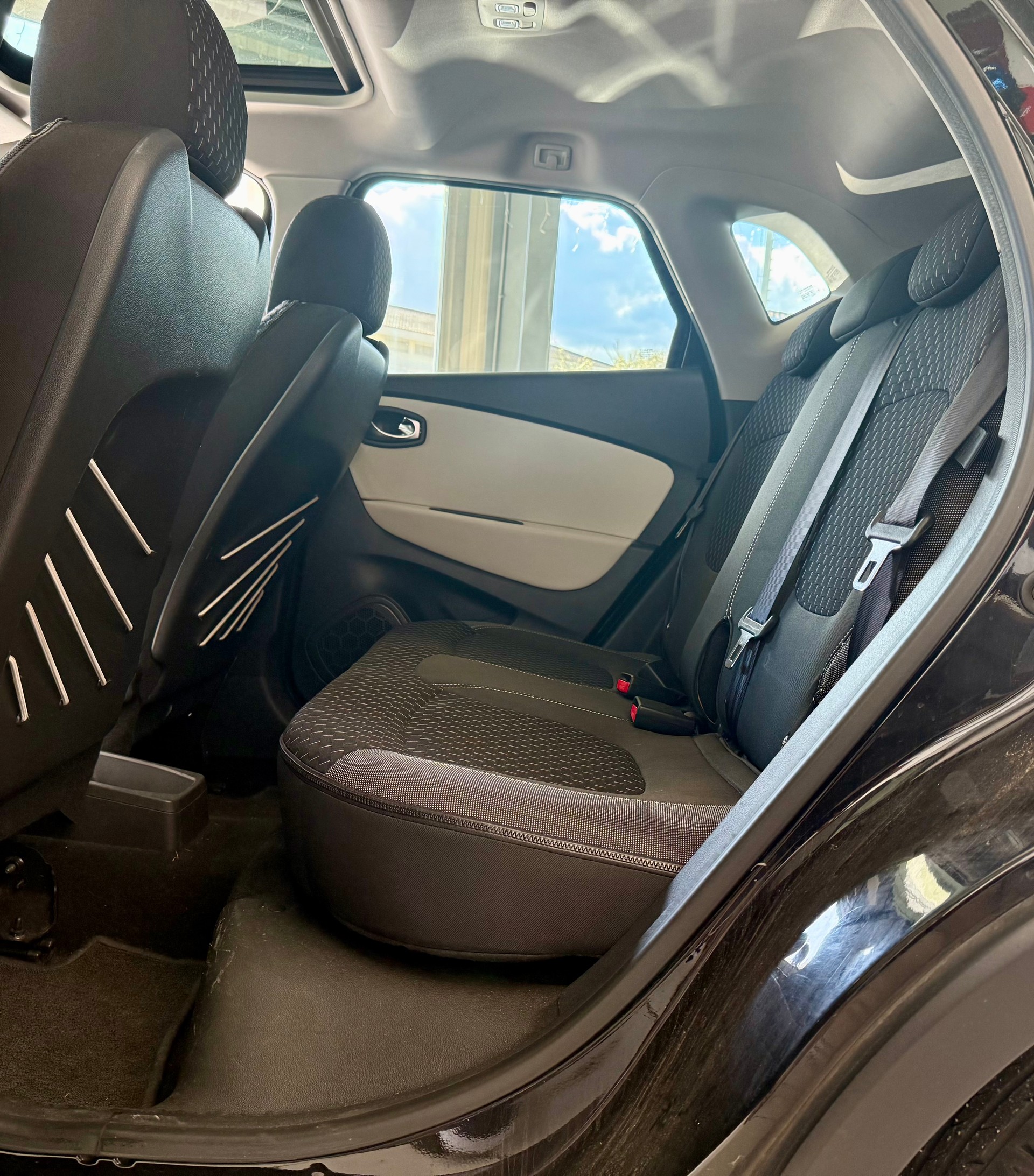 RENAULT Captur 1.2 T 16V Outdoor EDC-image-22