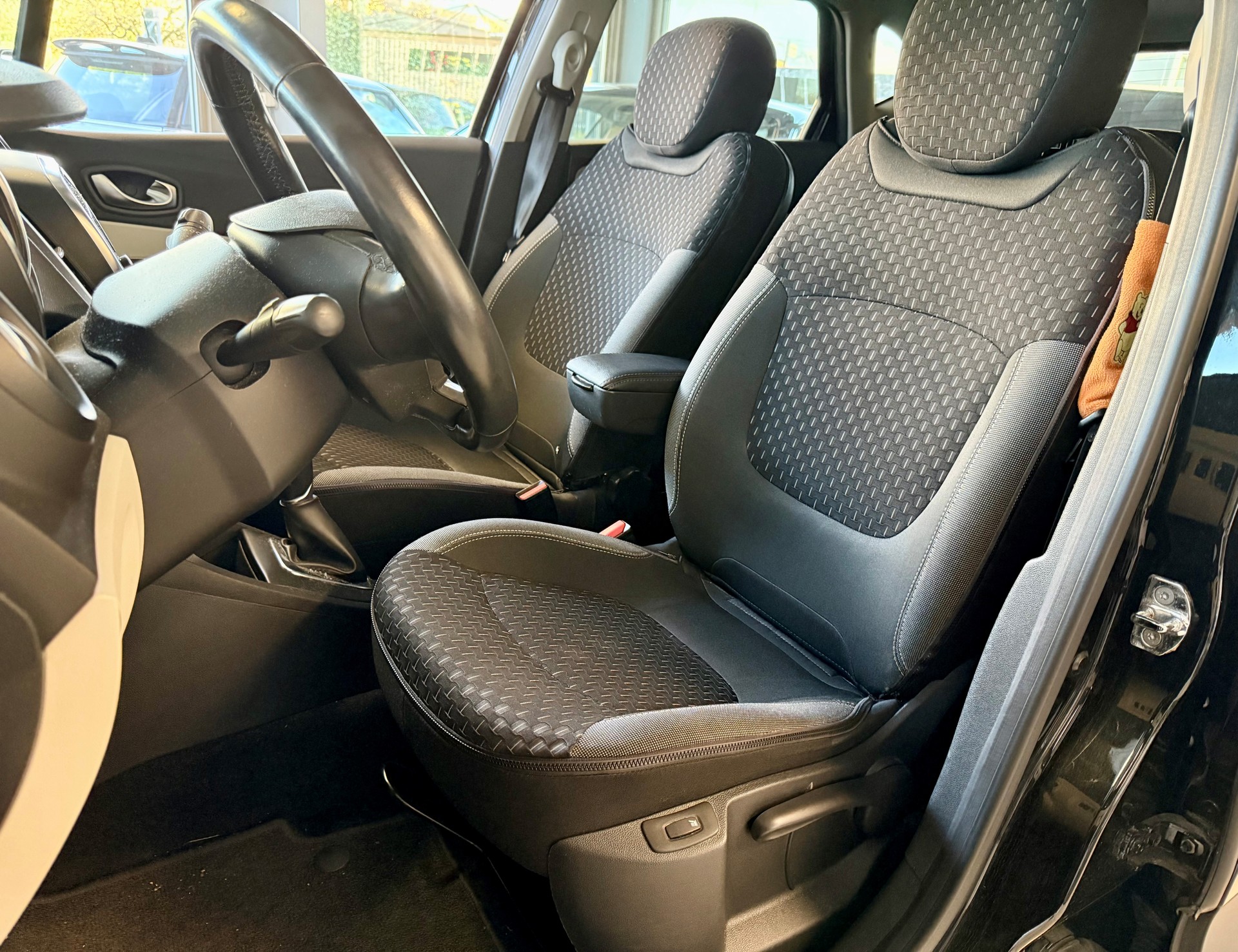 RENAULT Captur 1.2 T 16V Outdoor EDC-image-14