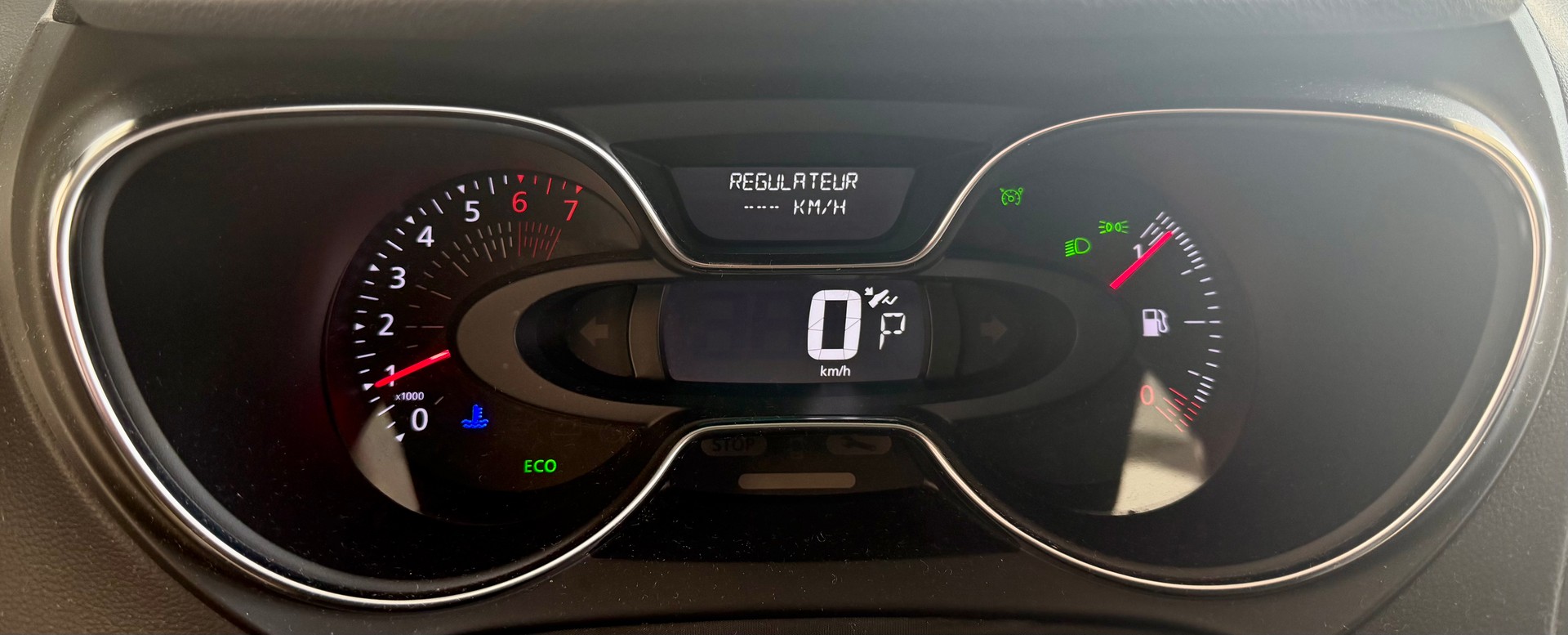 RENAULT Captur 1.2 T 16V Outdoor EDC-image-17