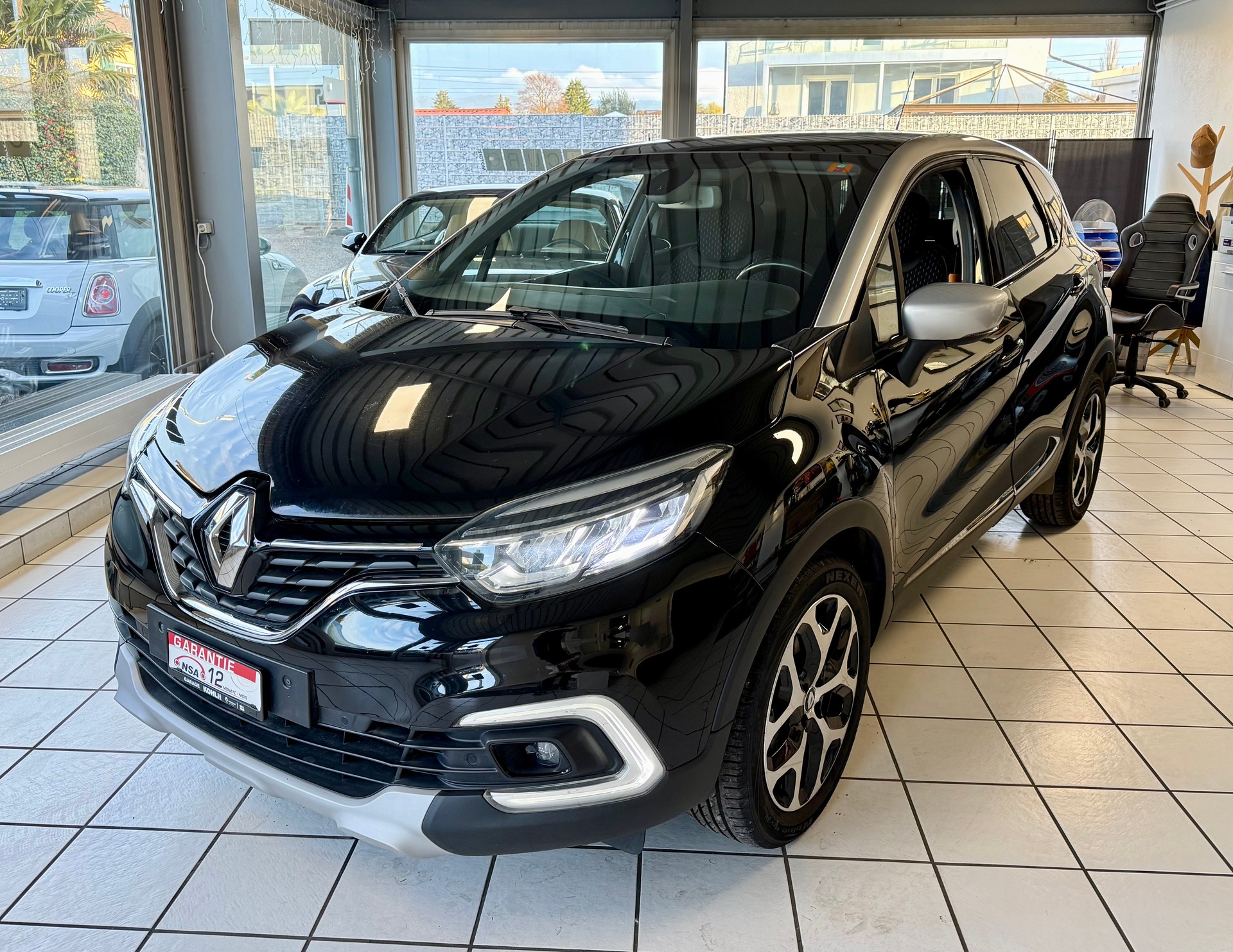 RENAULT Captur 1.2 T 16V Outdoor EDC-showroom-element-3