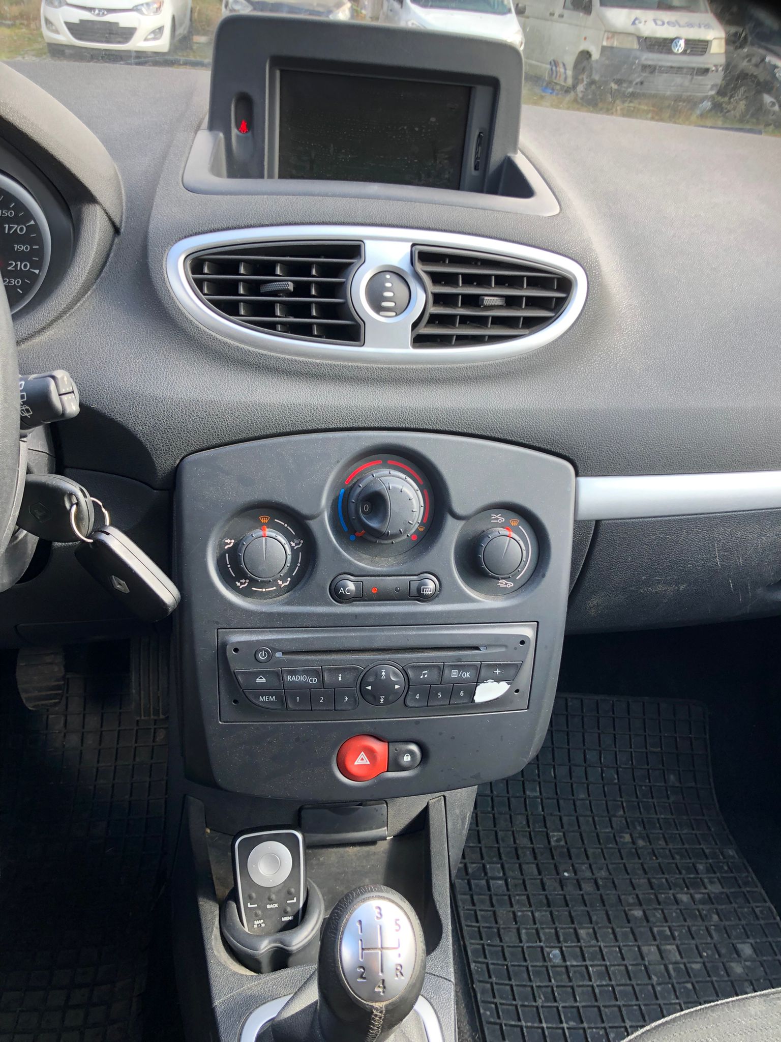 RENAULT Clio 1.2 16V Turbo Dynamique-image-9