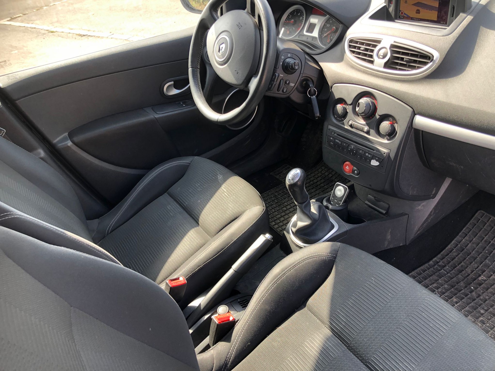 RENAULT Clio 1.2 16V Turbo Dynamique-image-14