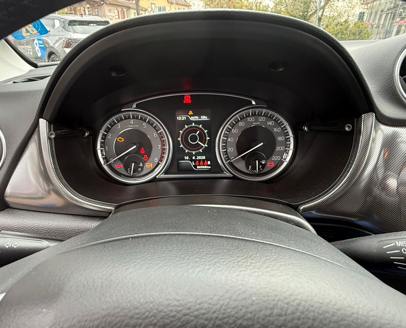 SUZUKI Vitara 1.4 T Compact Top Hybrid 4x4-image-9