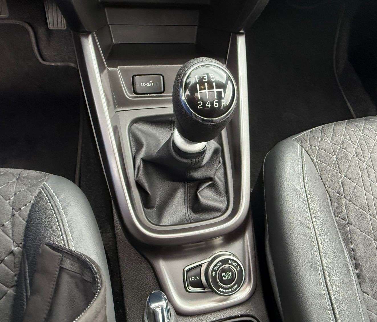 SUZUKI Vitara 1.4 T Compact Top Hybrid 4x4-image-11