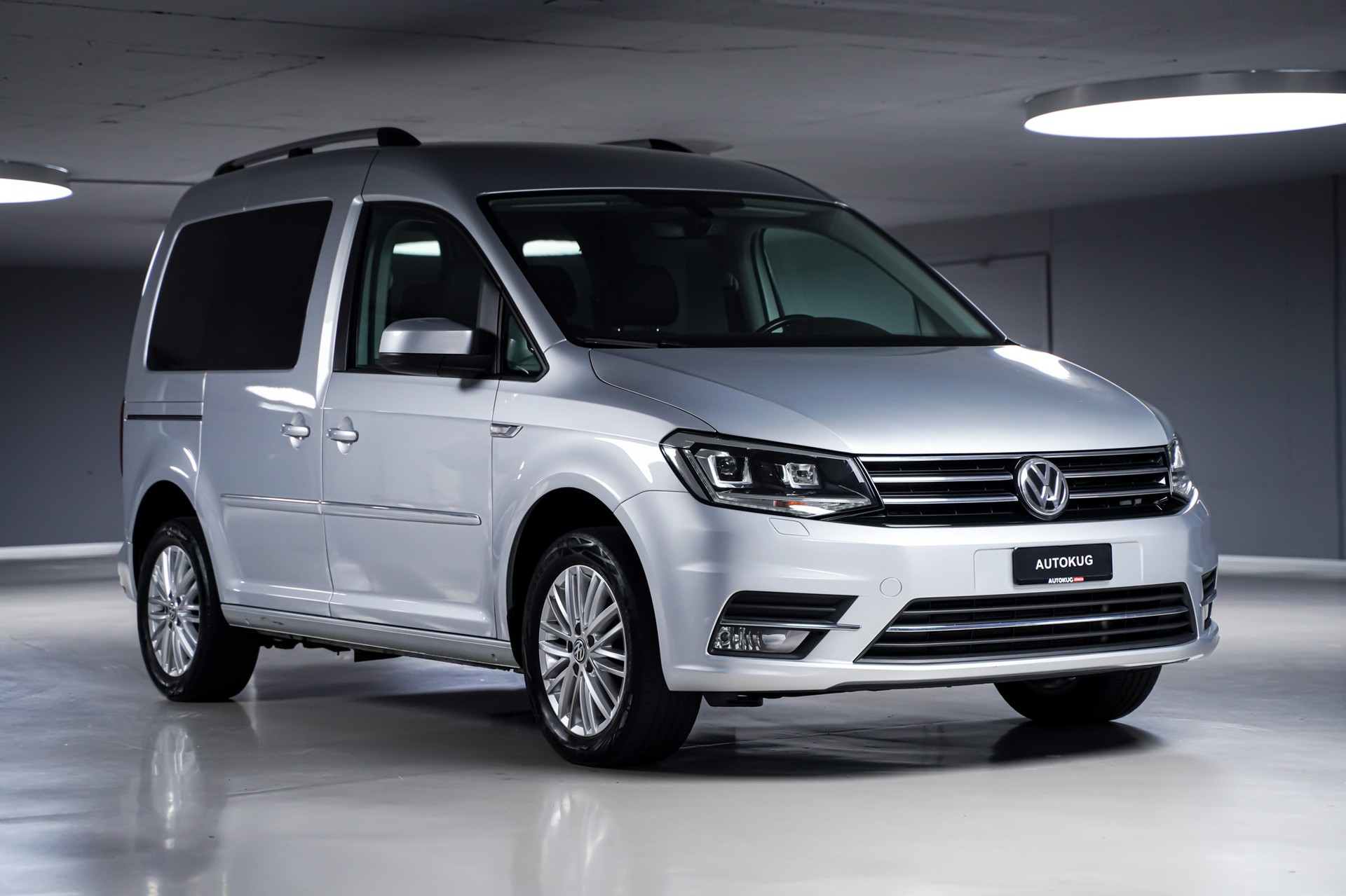 VW Caddy 2.0 TDI Highline-showroom-element-2