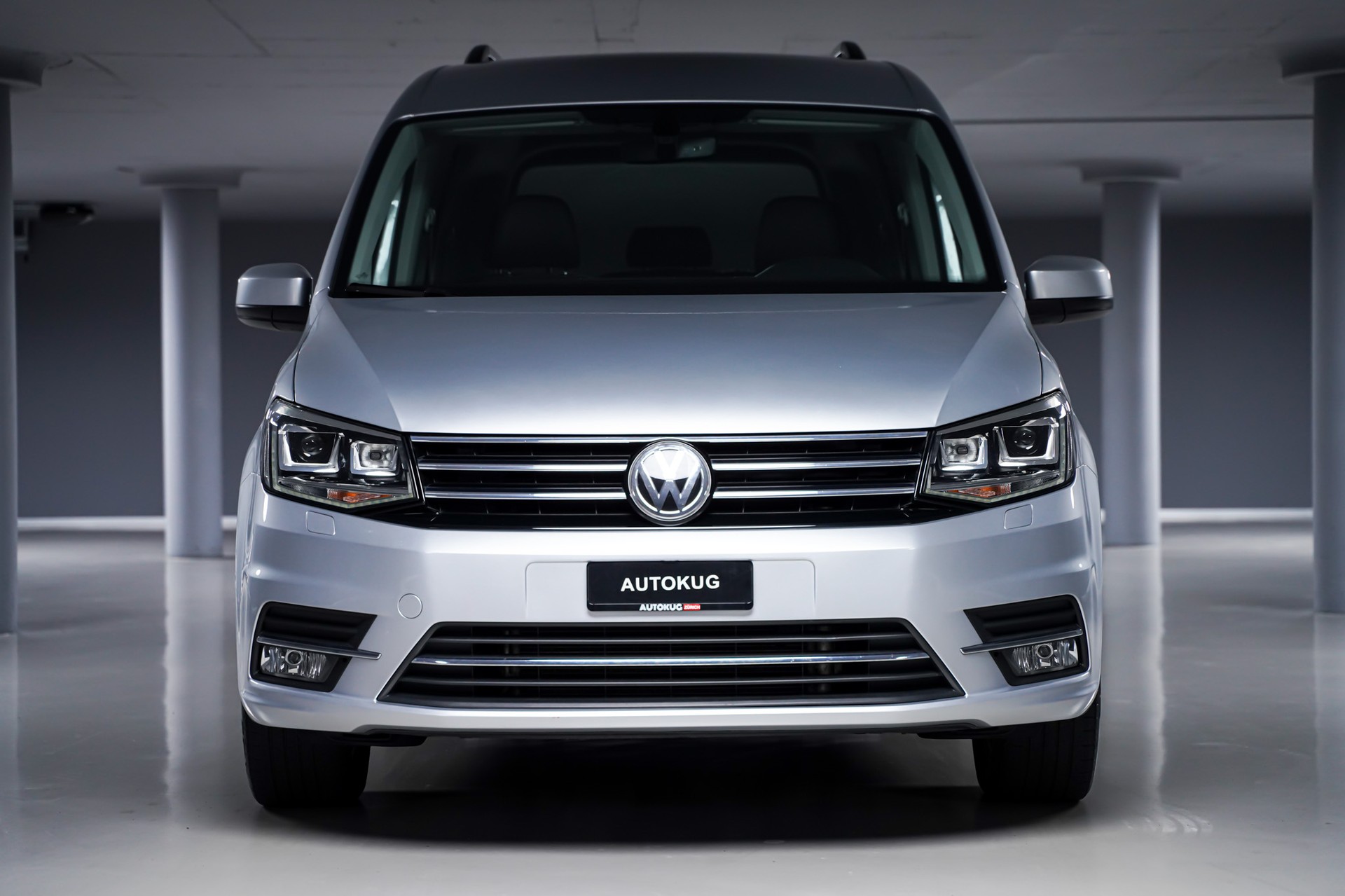 VW Caddy 2.0 TDI Highline-showroom-element-1