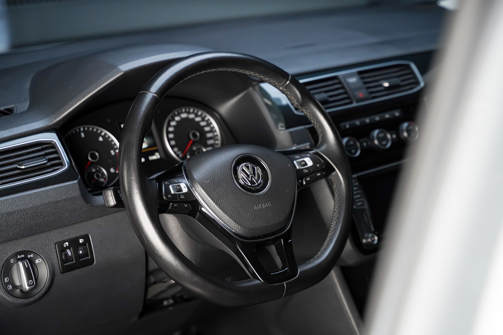 VW Caddy 2.0 TDI Highline-image-8
