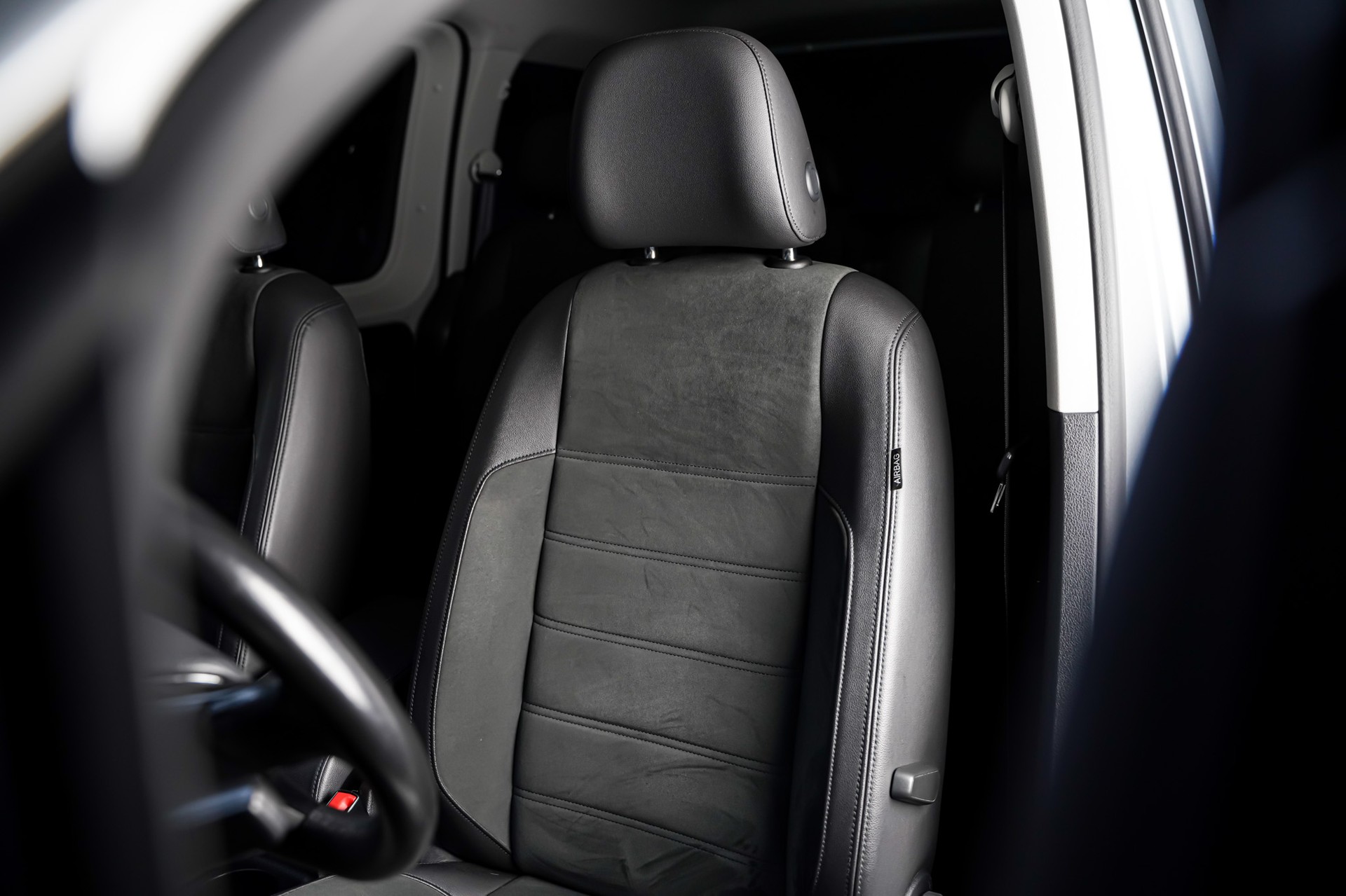 VW Caddy 2.0 TDI Highline-image-11