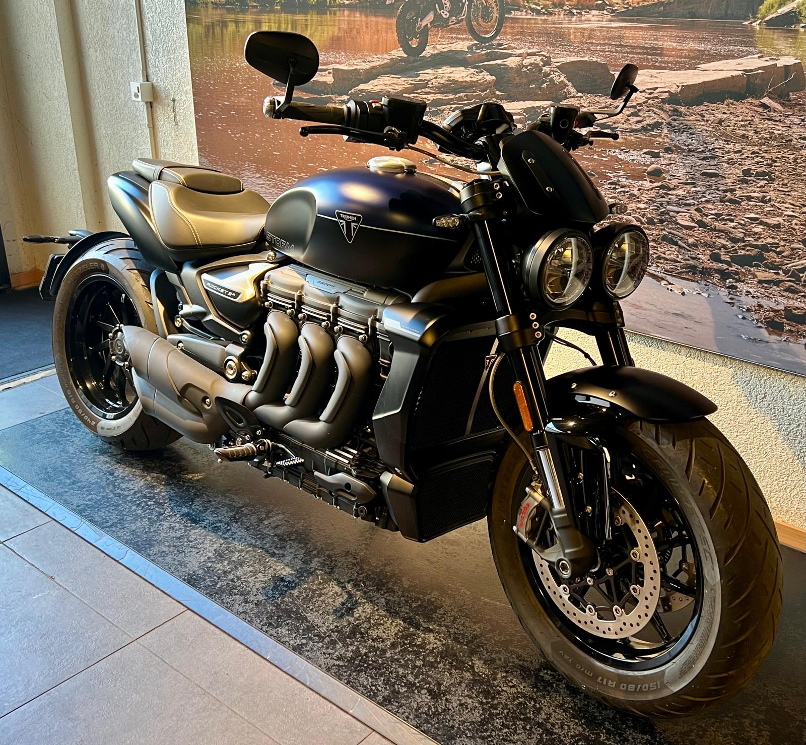 TRIUMPH Rocket 3 R Storm-image-1