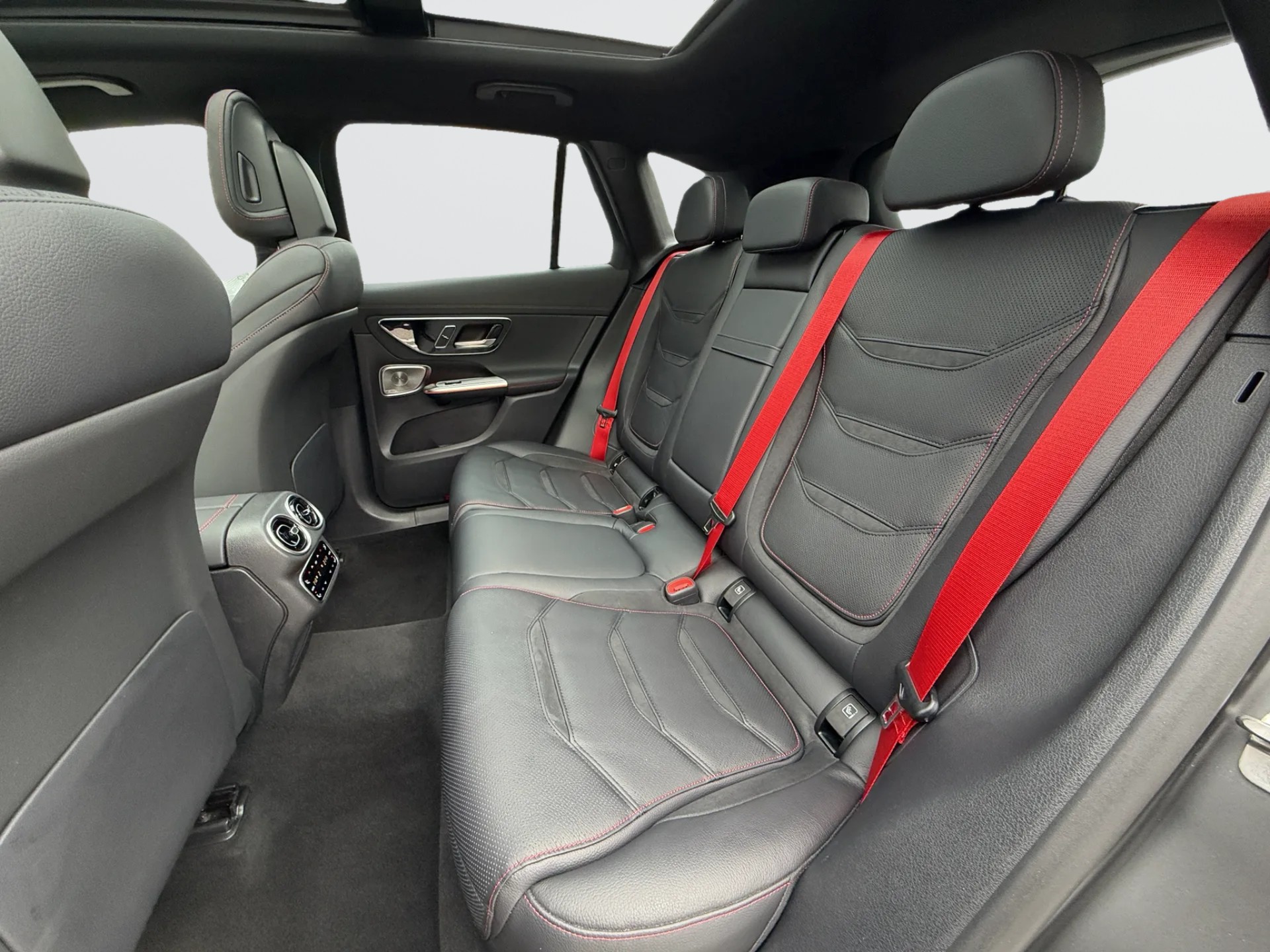 MERCEDES-BENZ GLC 43 AMG Executive Edition 4Matic 9G-Tronic-image-10