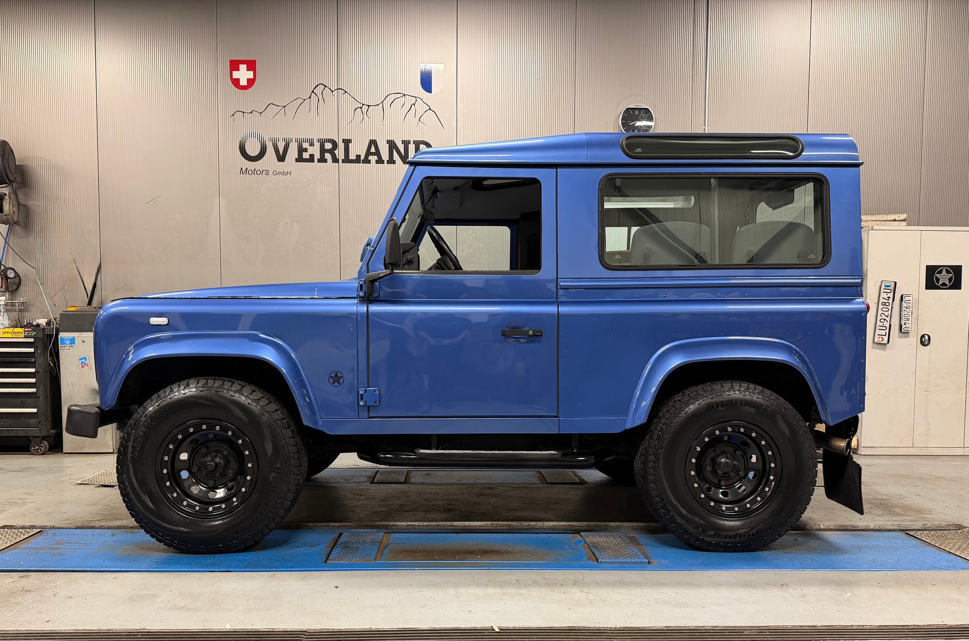 LAND ROVER Defender 90 SW 2.5 Td5-showroom-element-1