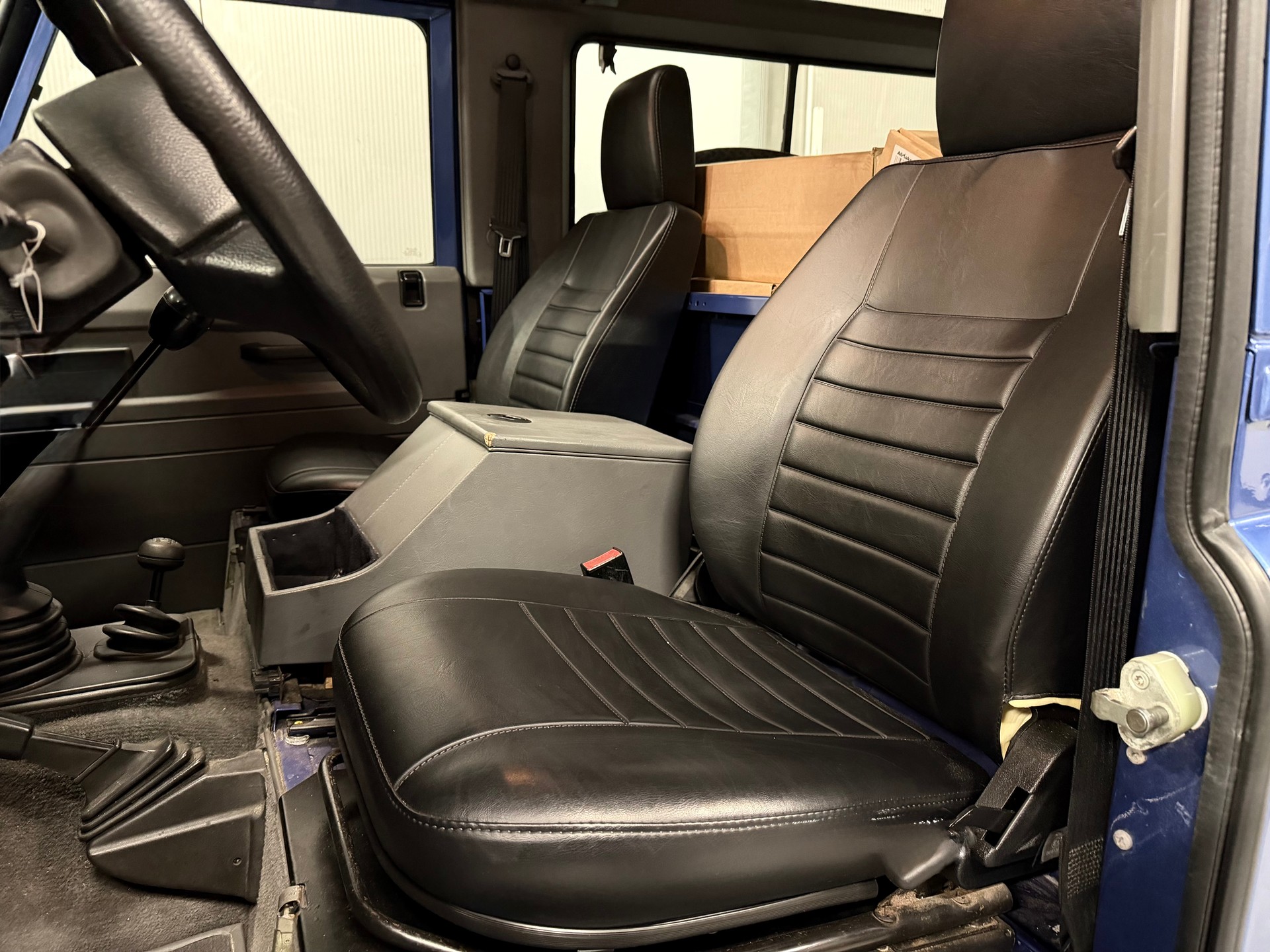 LAND ROVER Defender 90 SW 2.5 Td5-image-8