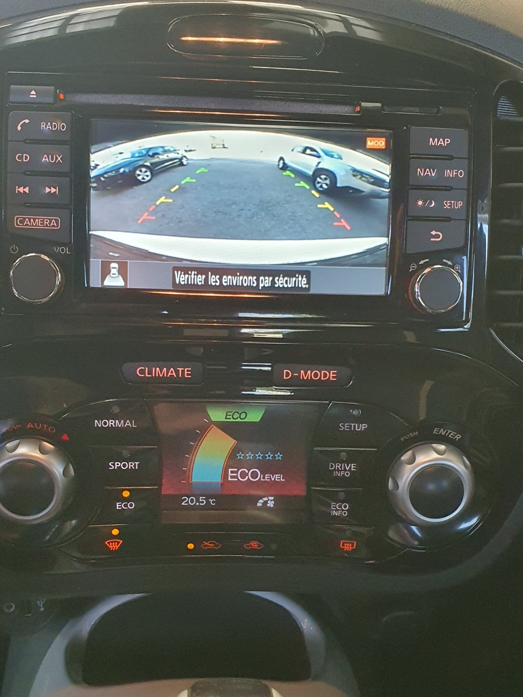 NISSAN Juke 1.6 DIG-T tekna 4x4 Xtronic M-CVT-image-9
