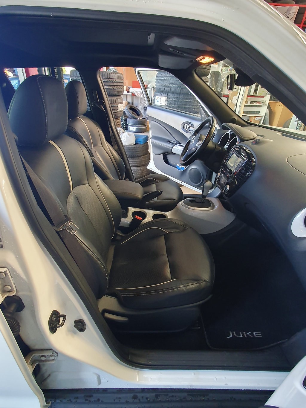 NISSAN Juke 1.6 DIG-T tekna 4x4 Xtronic M-CVT-image-12