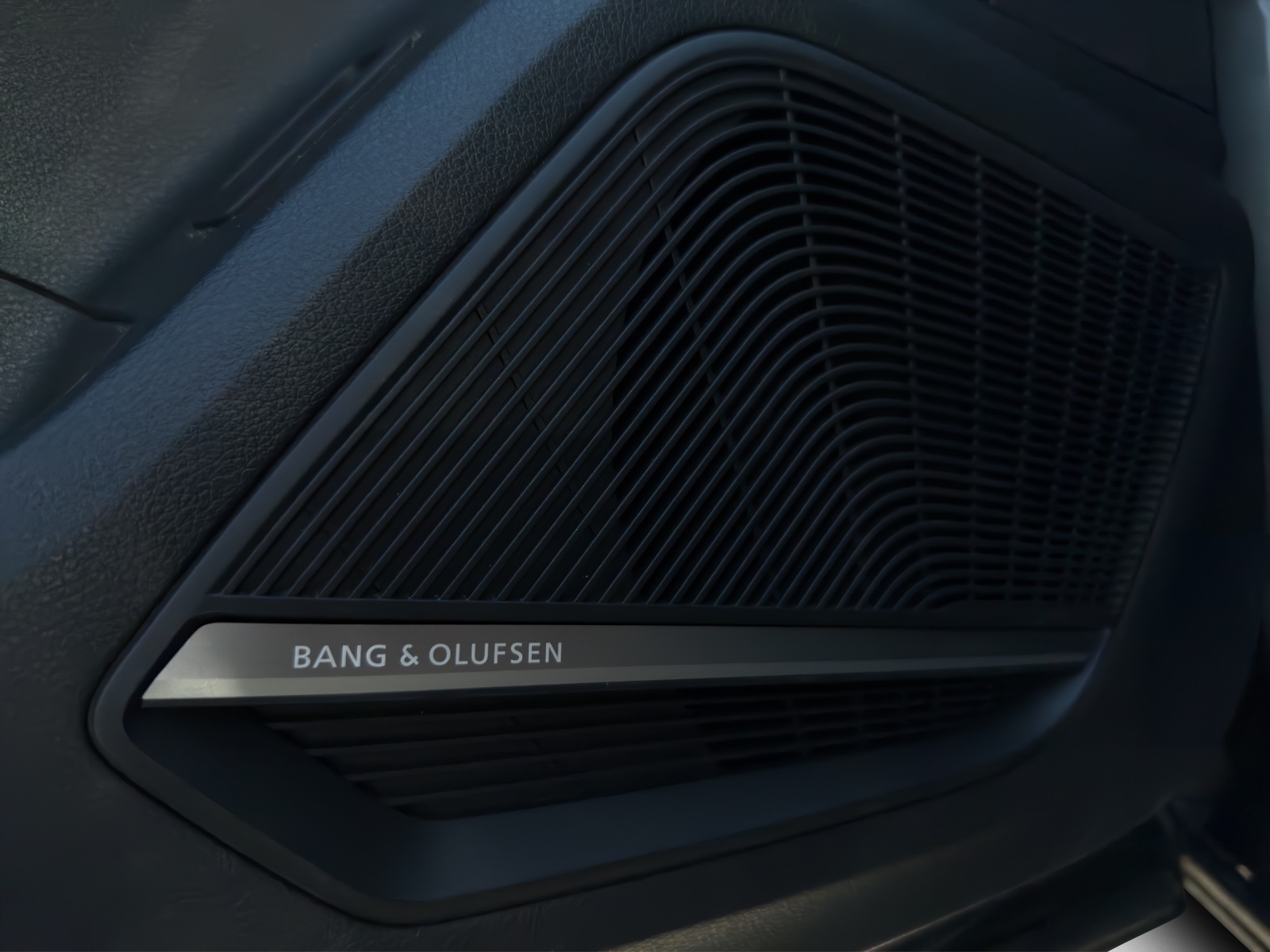 AUDI SQ2 TFSI quattro S-tronic-image-12