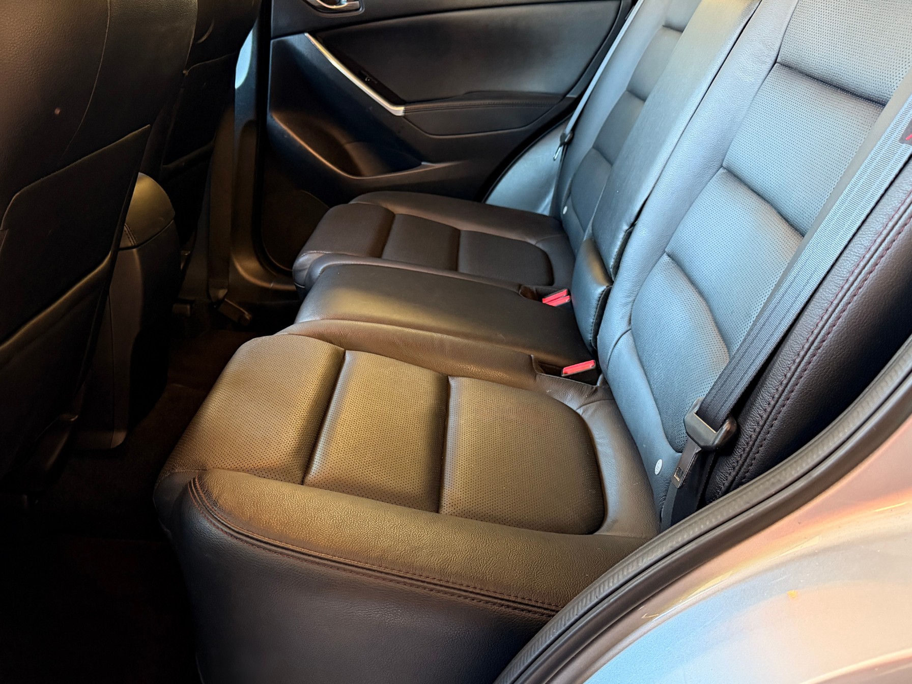 MAZDA CX-5 2.0 Revolution AWD Automatic-image-24