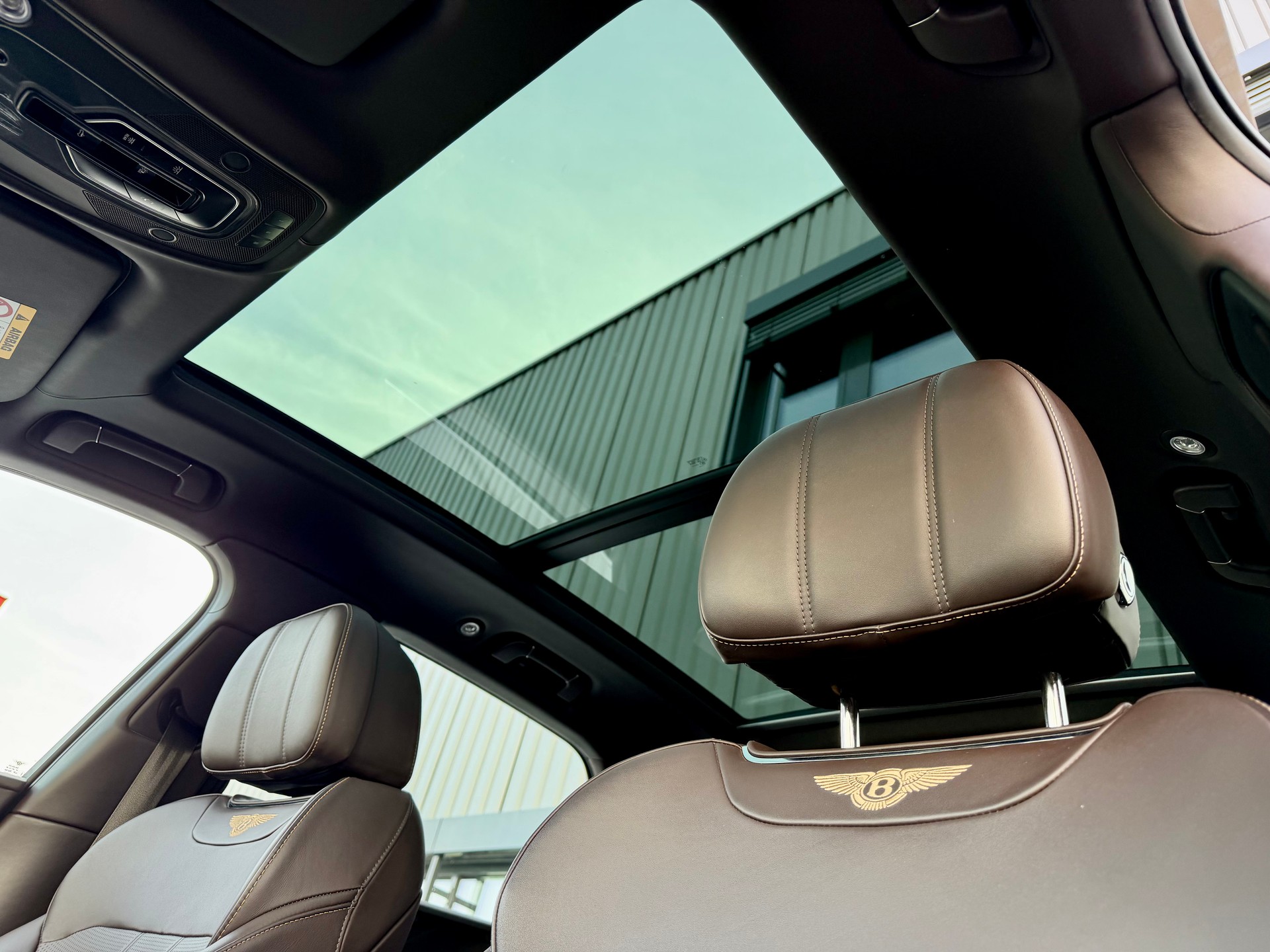 BENTLEY Bentayga V8 Speed-image-12