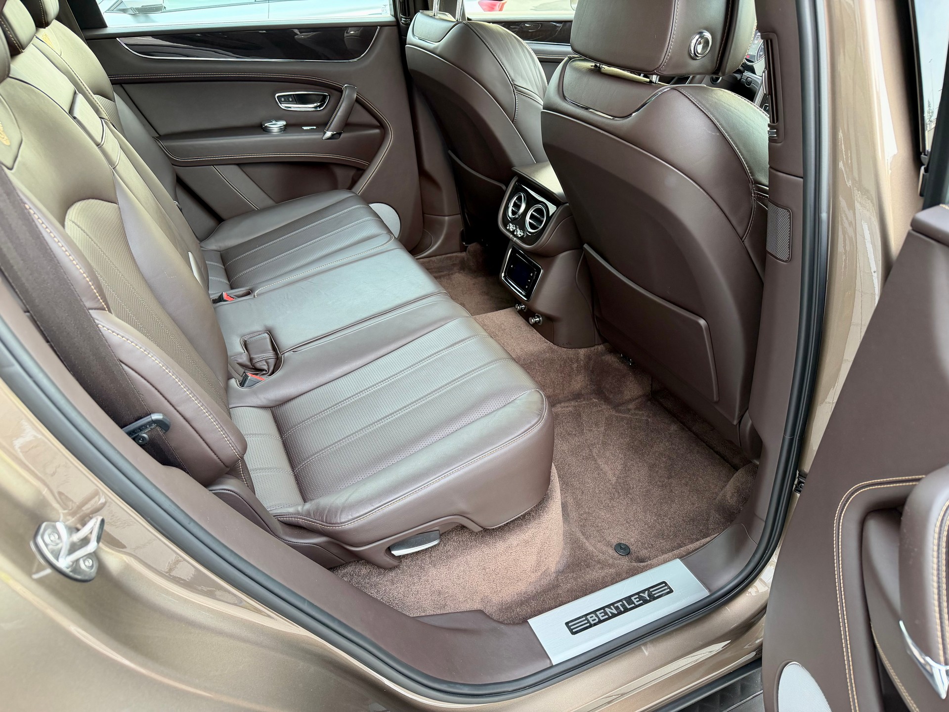 BENTLEY Bentayga V8 Speed-image-7