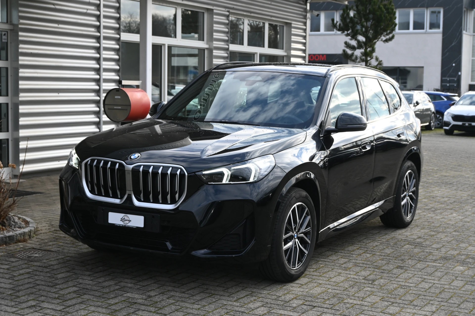 BMW X1 sDrive 18i M Sport Automat + Werksgarantie 08.2027-showroom-element-1
