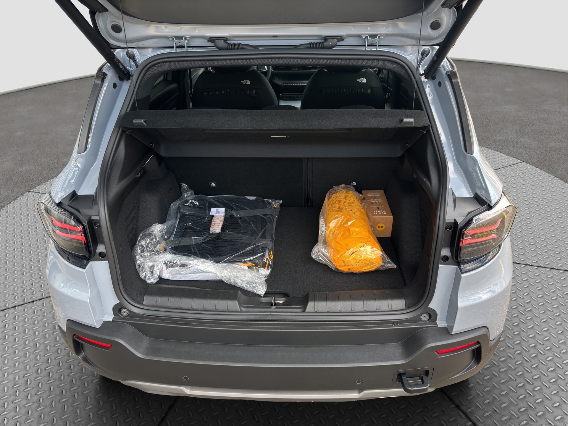 JEEP Avenger 1.2 Turbo MHEV The North Face Sky 4xe-image-16