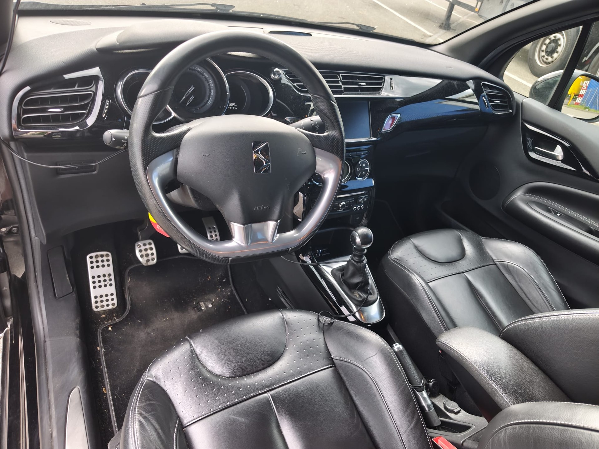 DS AUTOMOBILES DS3 1.6 THP Sport Chic-image-5