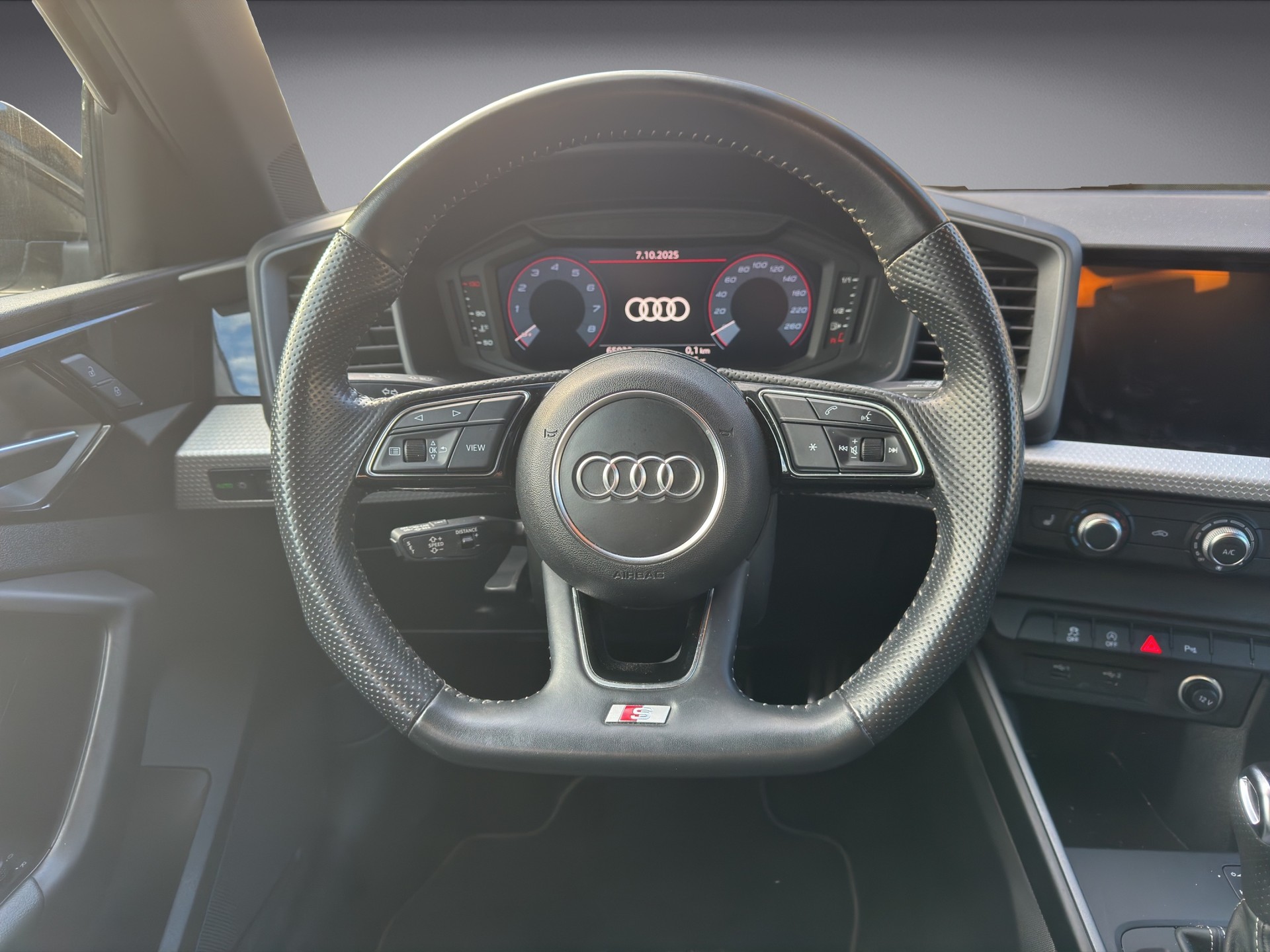 AUDI A1 Sportback 1.0 30 TFSI S-Tronic-image-8