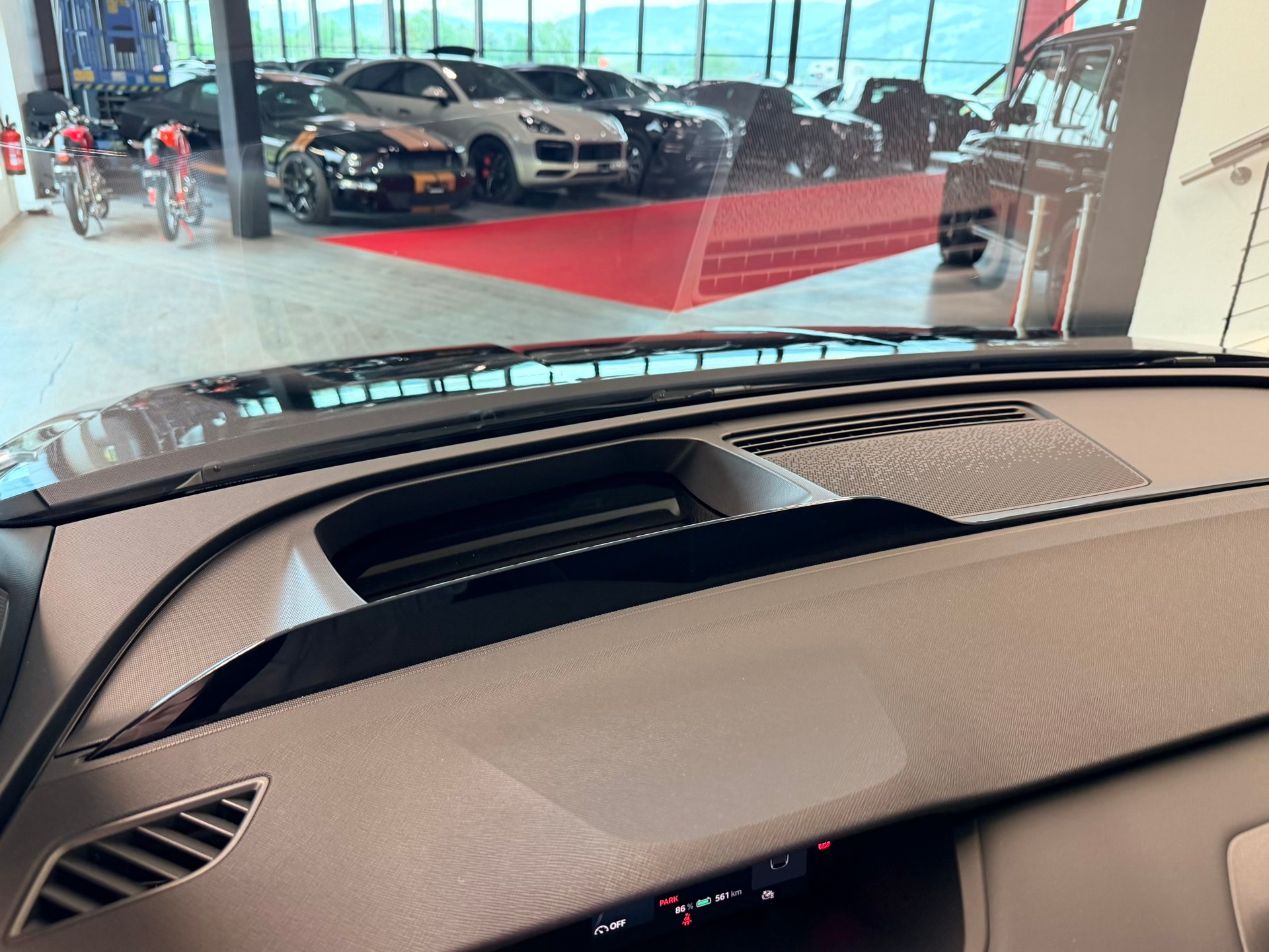 SKODA Enyaq 85x Sportline 4x4-image-31