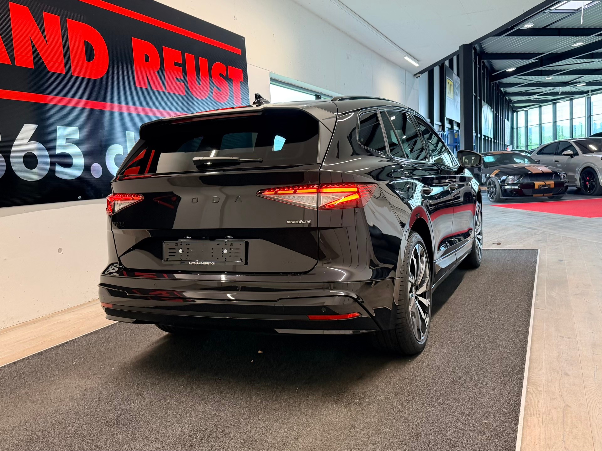 SKODA Enyaq 85x Sportline 4x4-image-6