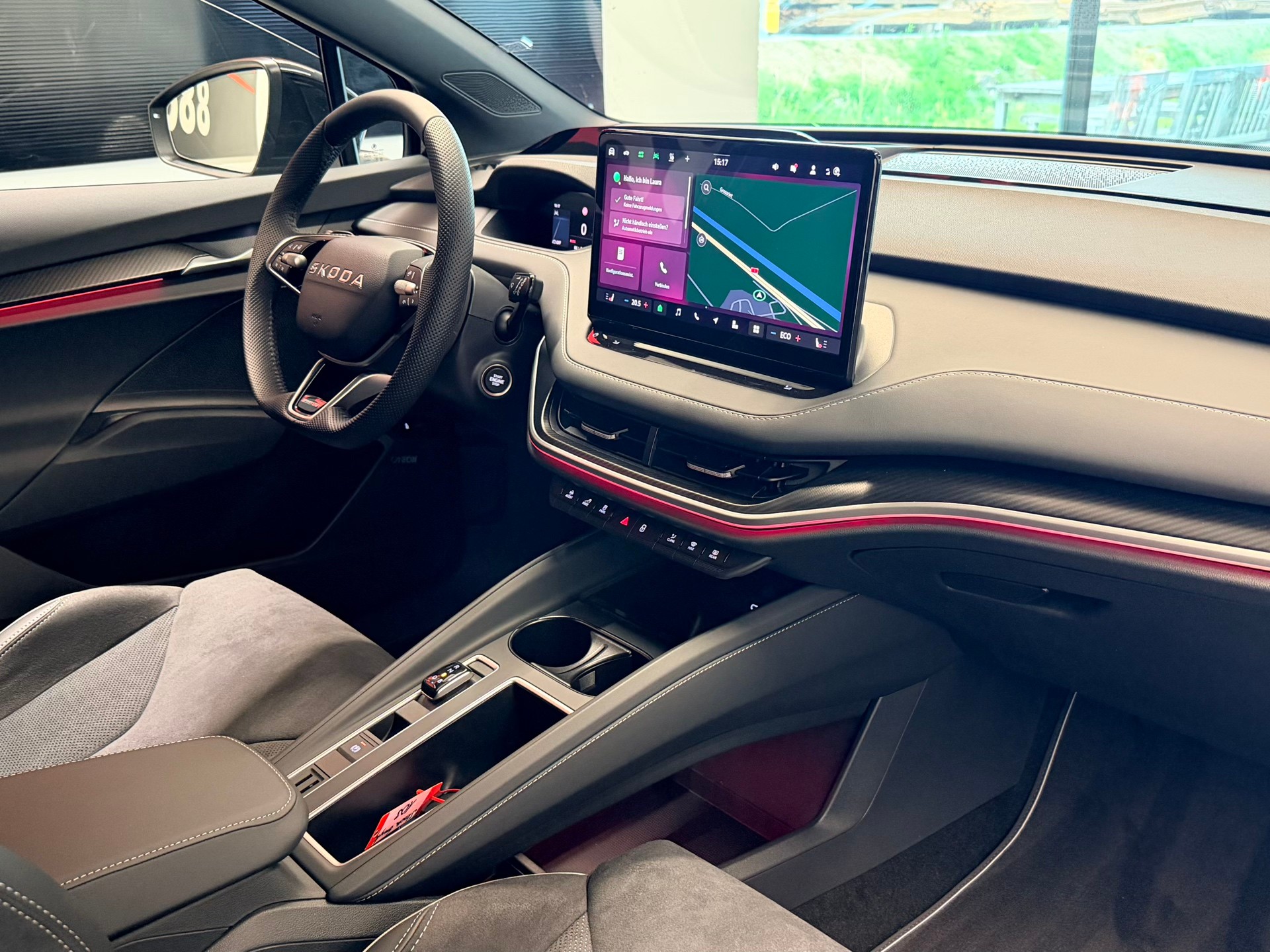 SKODA Enyaq 85x Sportline 4x4-image-23