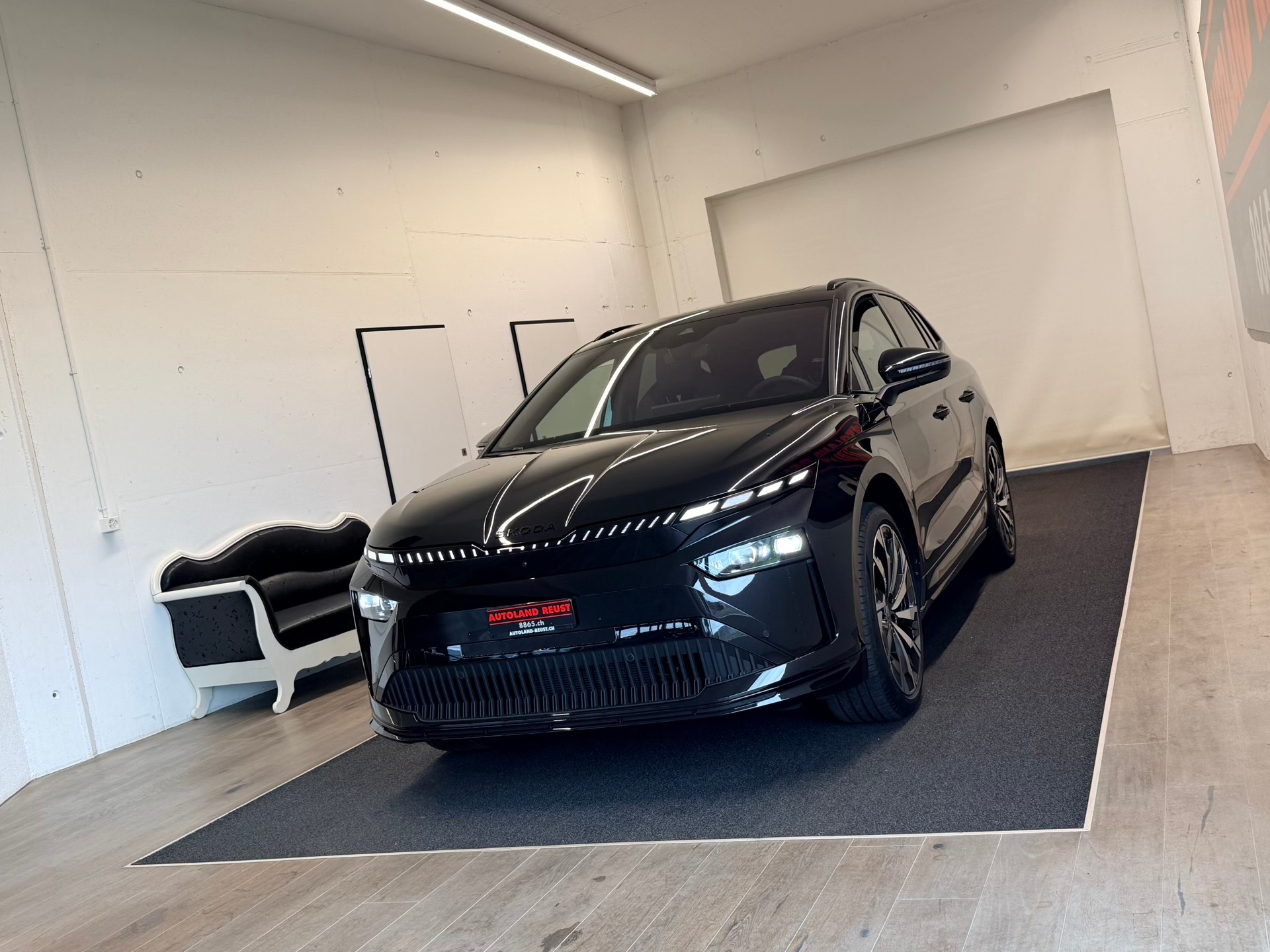 SKODA Enyaq 85x Sportline 4x4-image-2