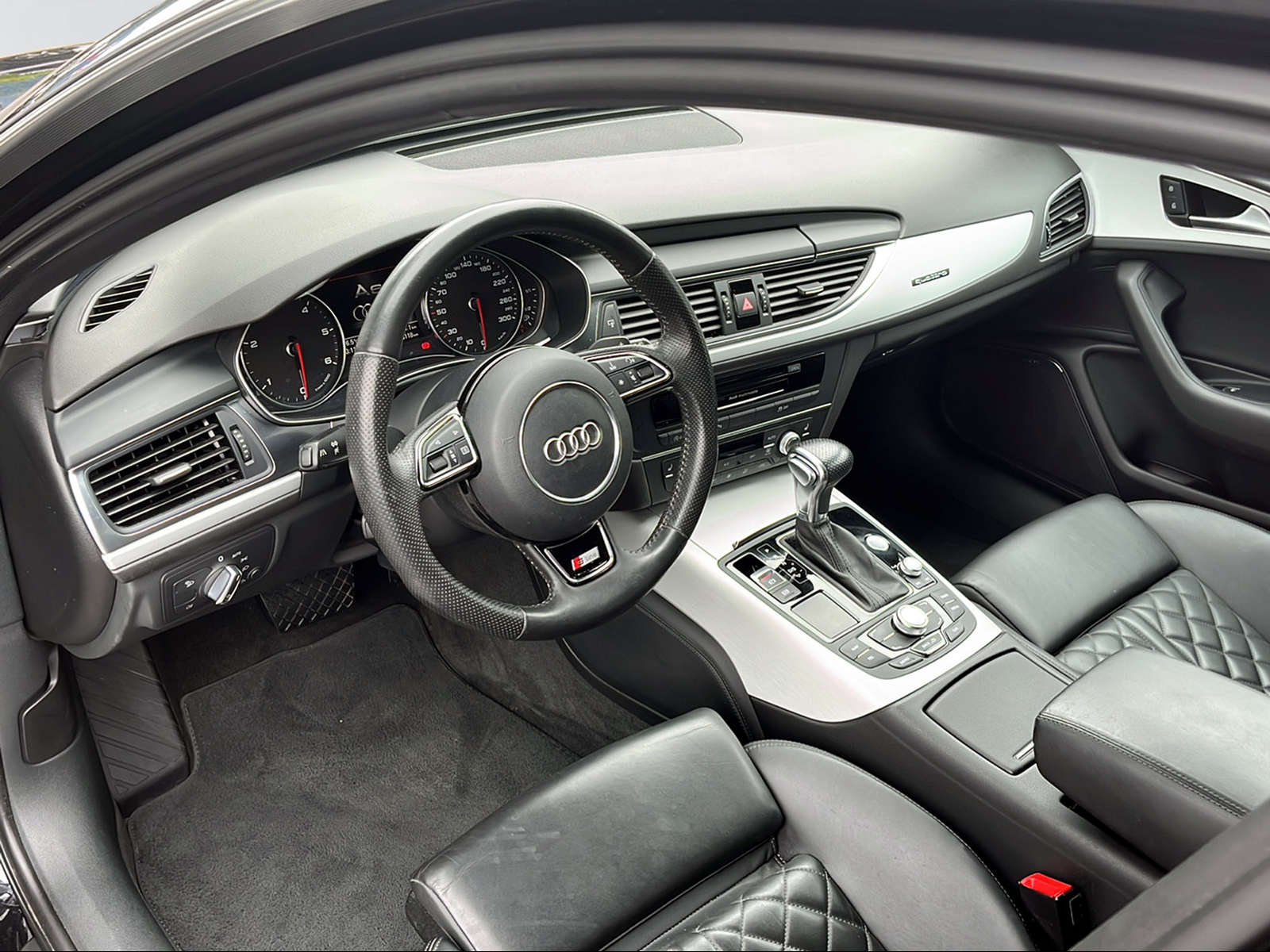 AUDI A6 Avant 3.0 V6 TDI 313 quattro-image-10