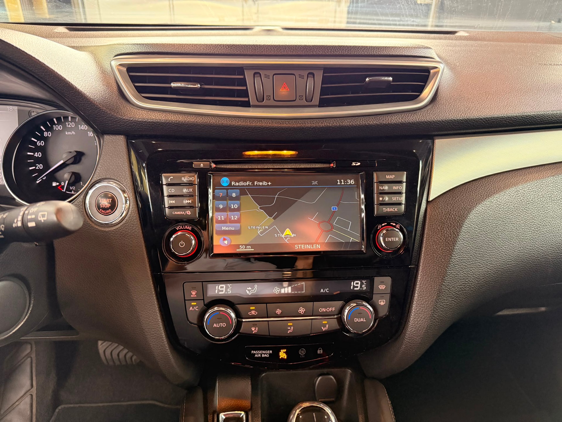 NISSAN Qashqai 1.6 dCi tekna Xtronic CVT-image-14