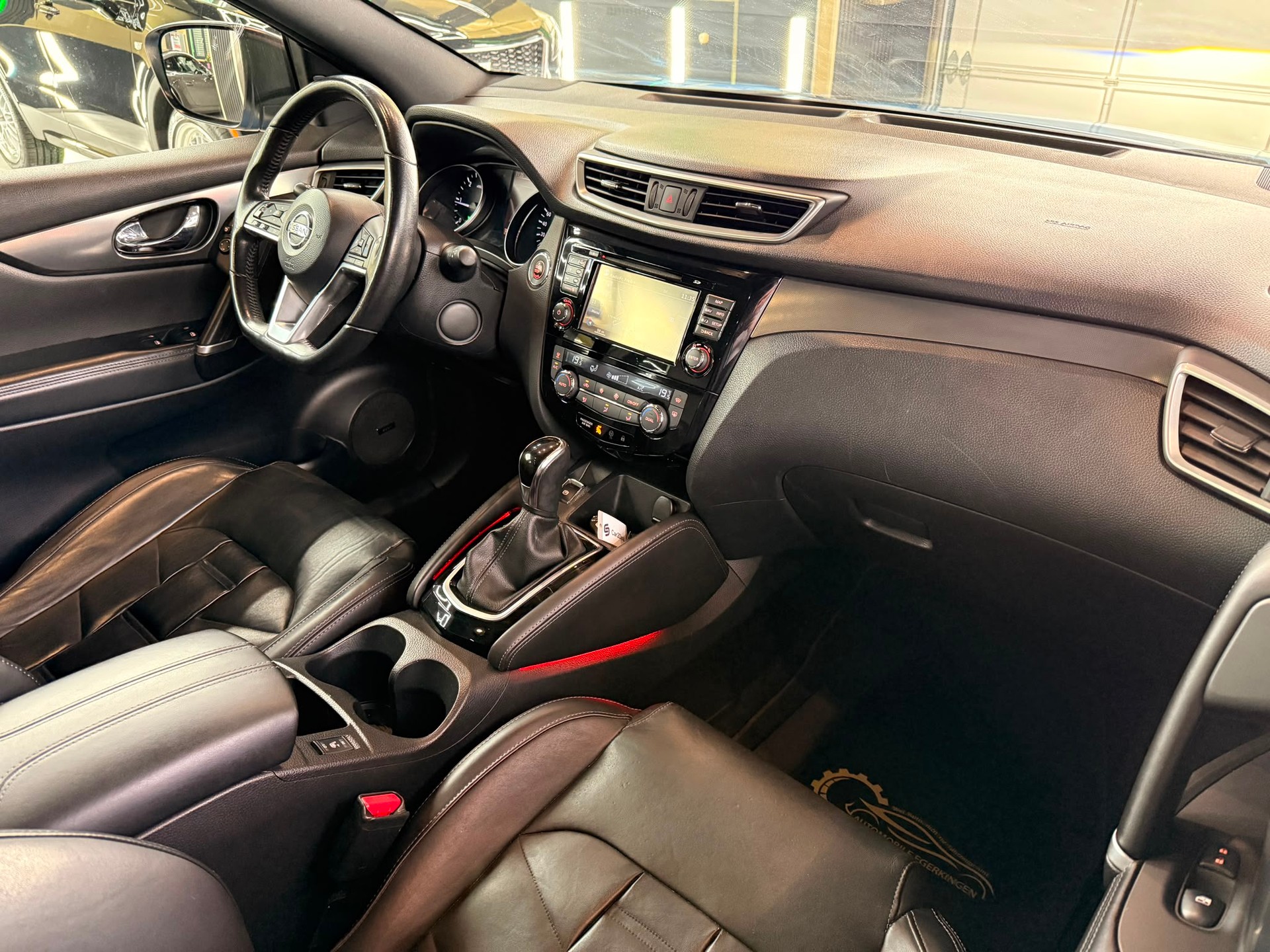 NISSAN Qashqai 1.6 dCi tekna Xtronic CVT-image-12
