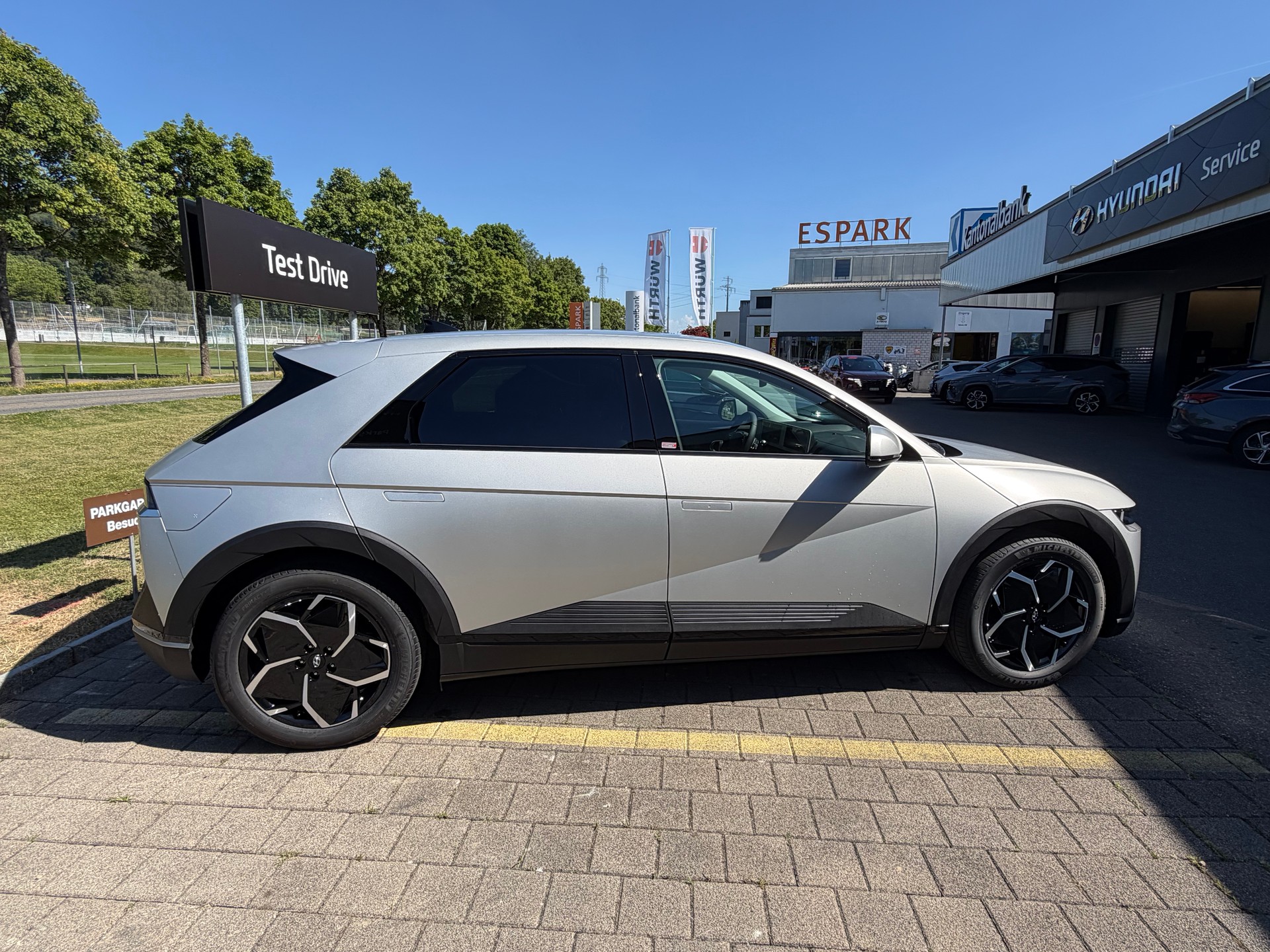 HYUNDAI Ioniq 5 77kWh Amplia 4WD-showroom-element-3