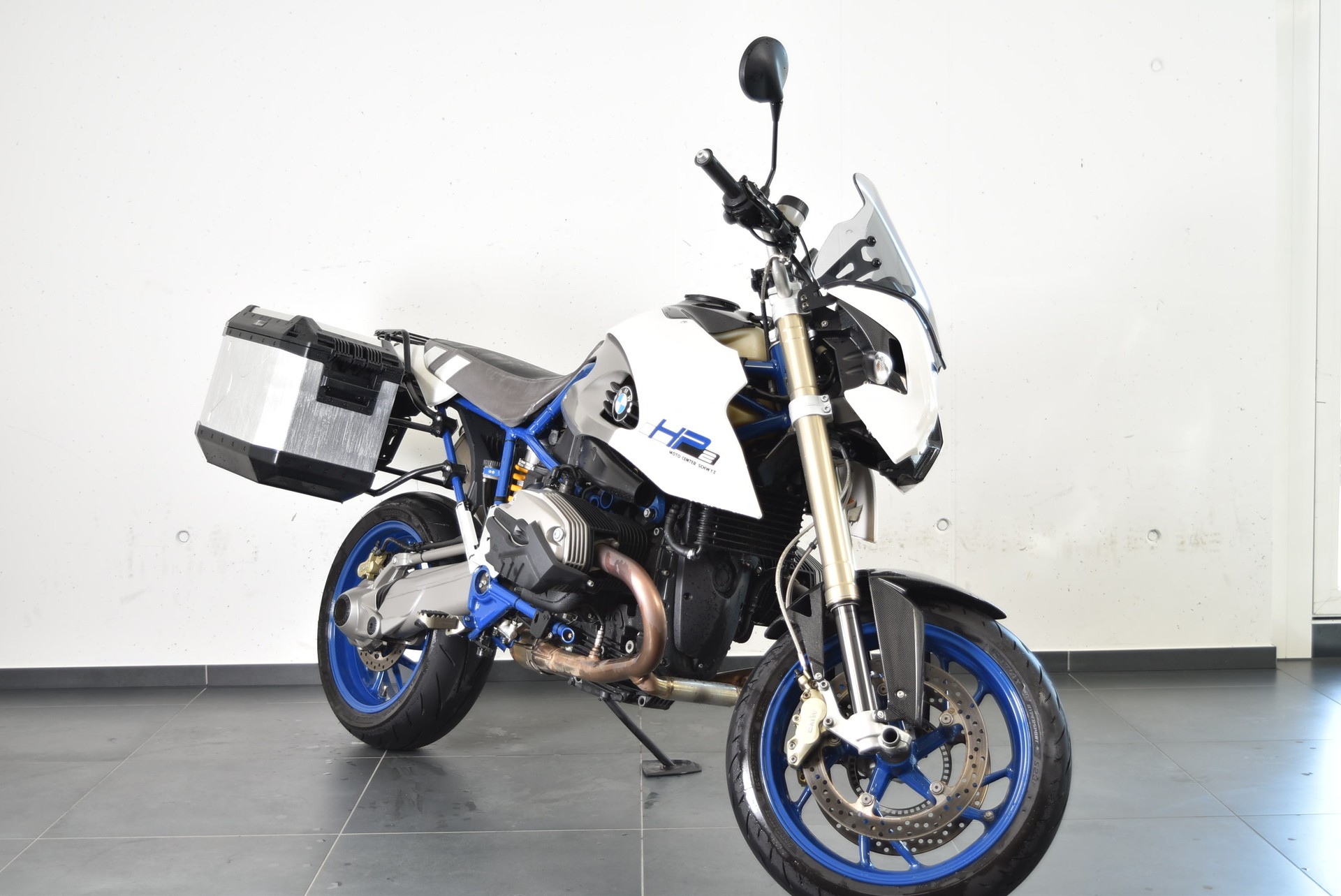 BMW HP2 Megamoto-image-2