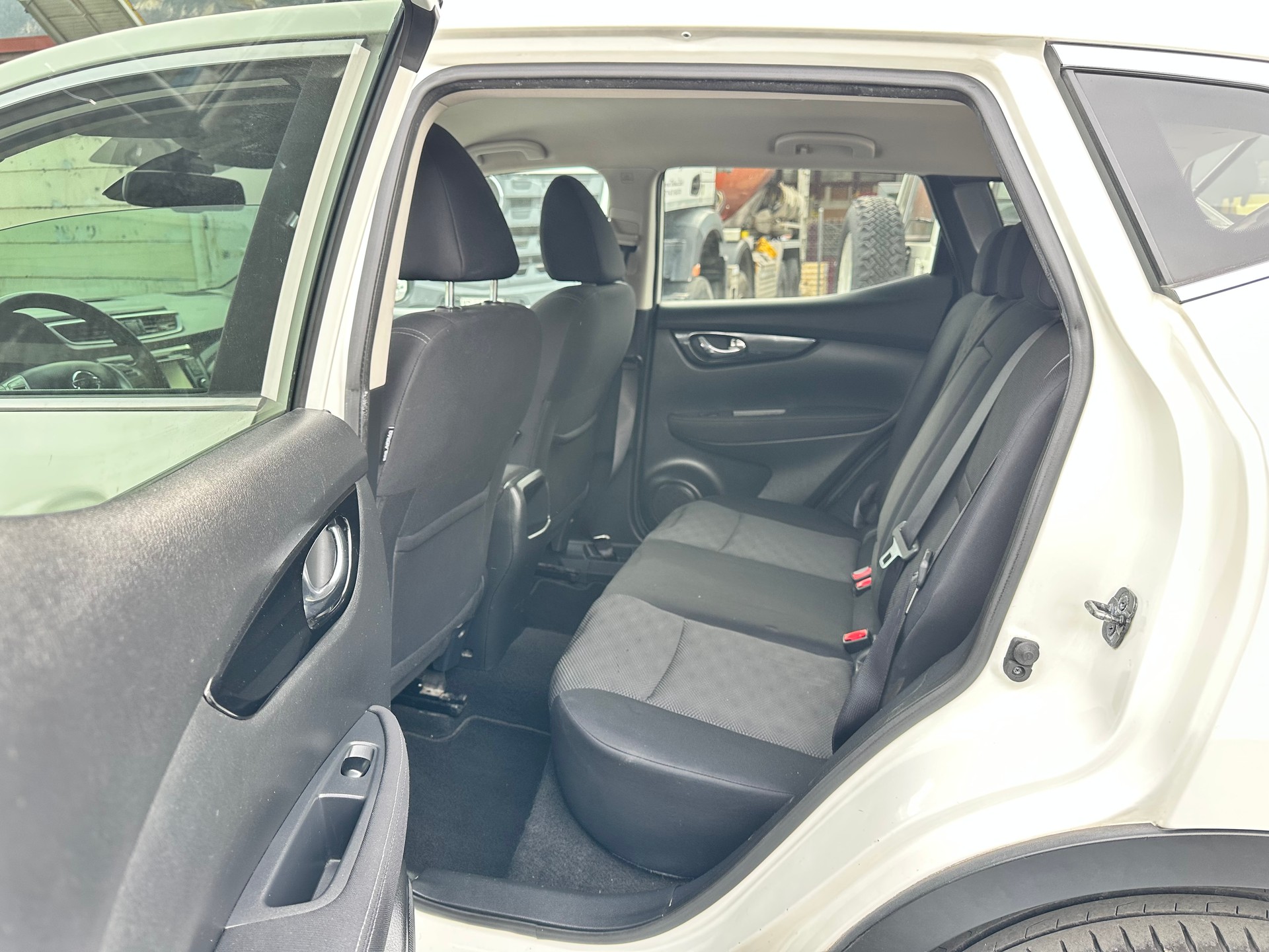 NISSAN Qashqai 1.2 DIG-T N-Connecta Xtronic CVT-image-14