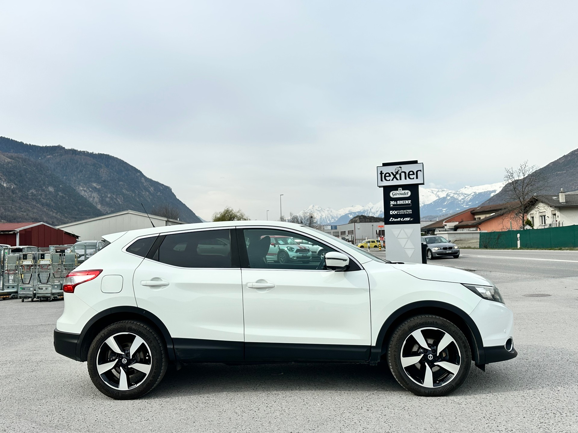 NISSAN Qashqai 1.2 DIG-T N-Connecta Xtronic CVT-image-6