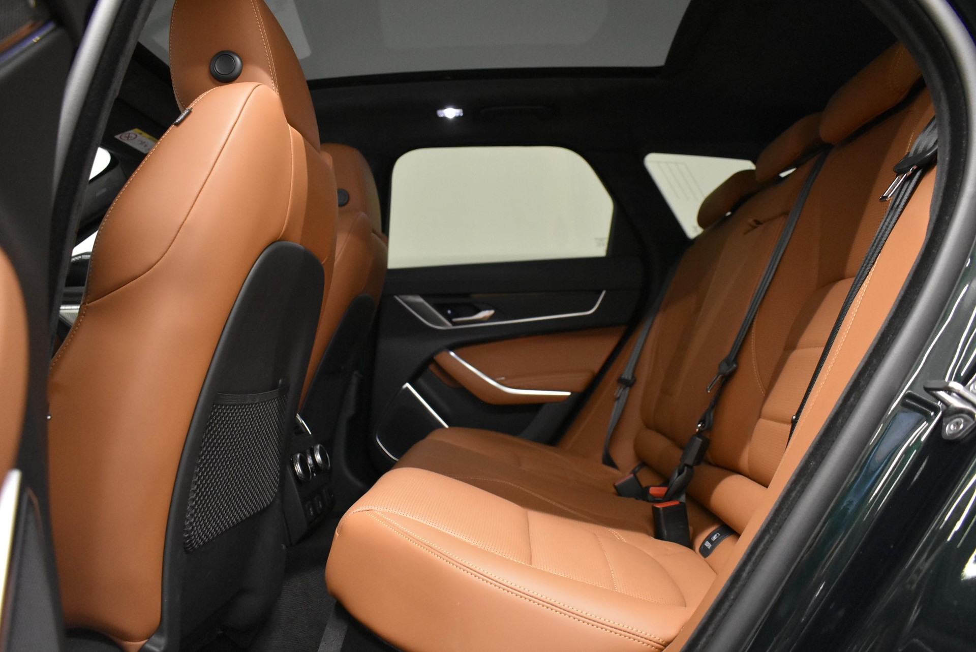JAGUAR XF Sportbrake 2.0 I4 300 Sport AWD - Pneumatici invernali & Servizi inclusi - Tasso leasing 1.99%!-image-12