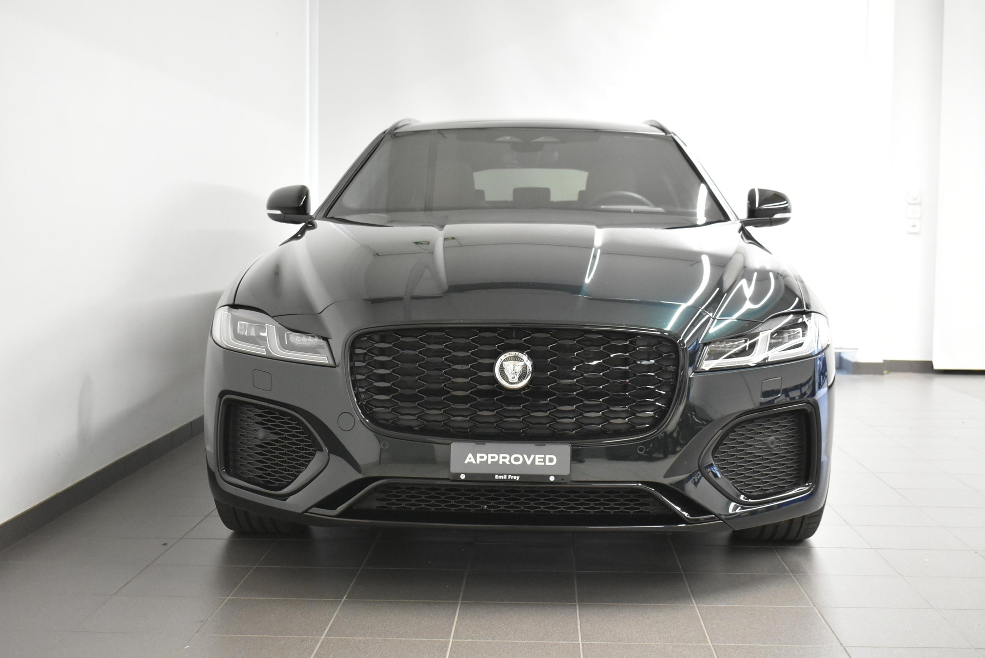 JAGUAR XF Sportbrake 2.0 I4 300 Sport AWD - Pneumatici invernali & Servizi inclusi - Tasso leasing 1.99%!-image-4