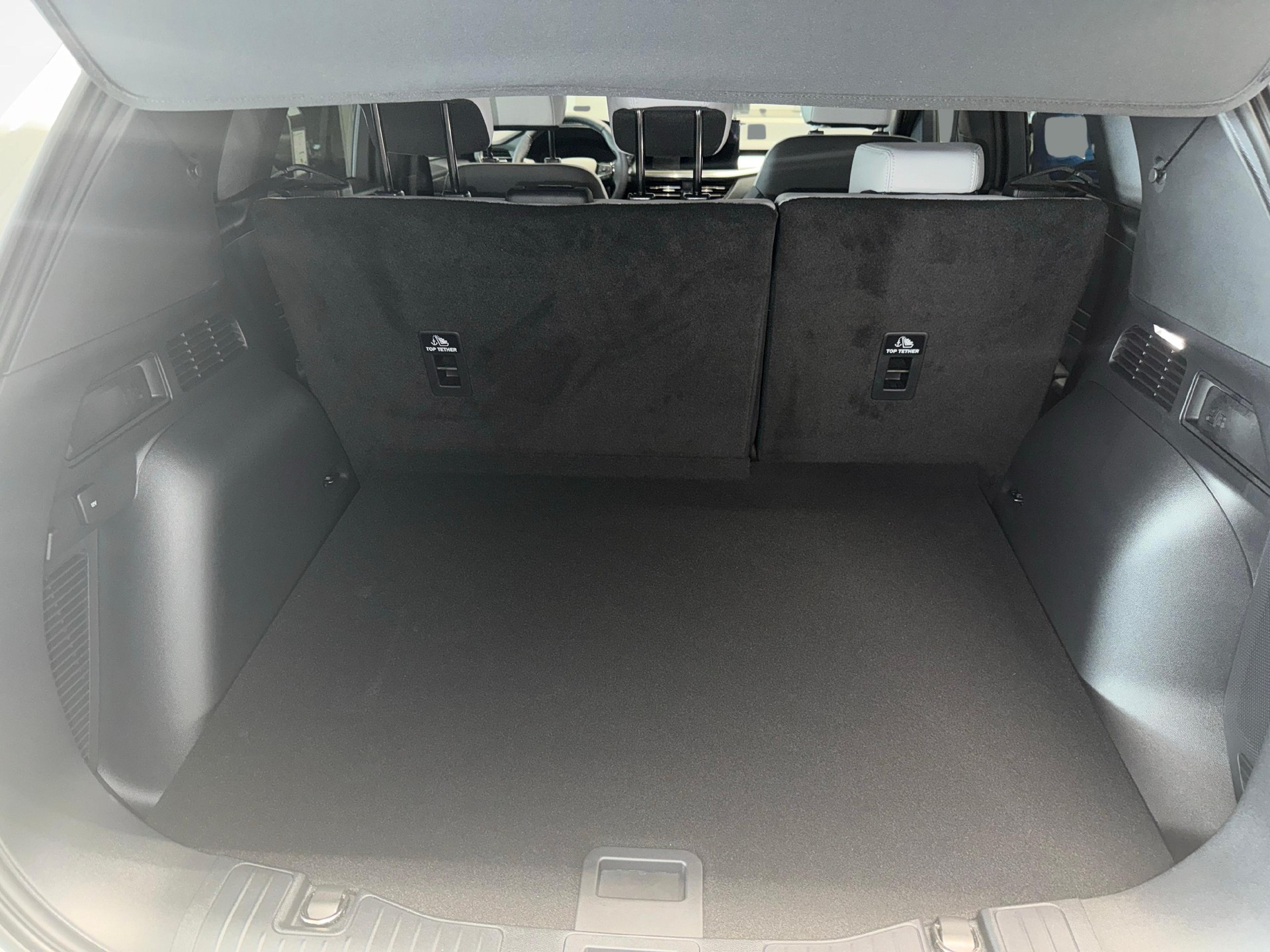 FORD Kuga 2.5 Plug-in Hybrid ST-Line X-image-11
