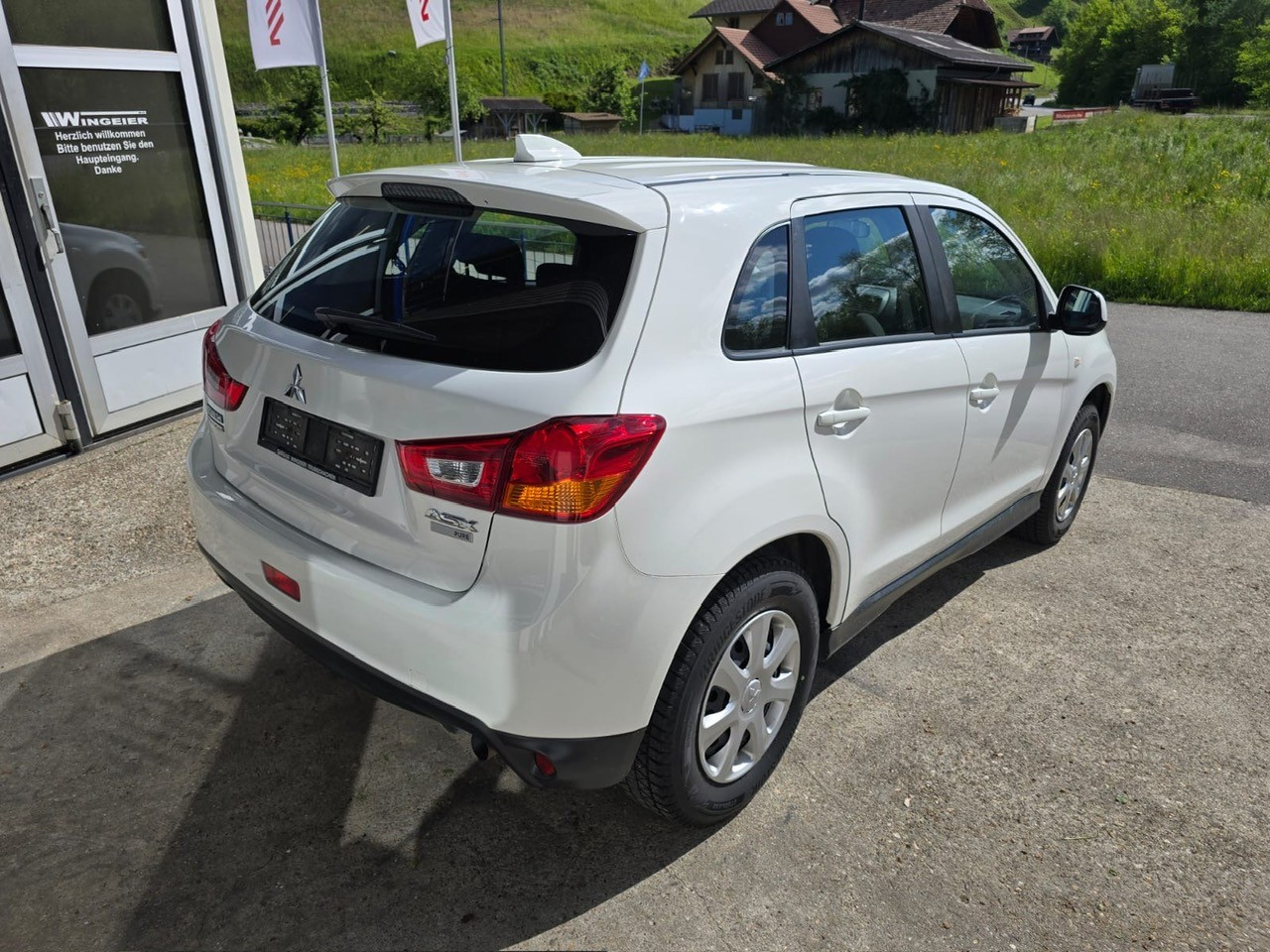 MITSUBISHI 1.6 DID Pure 4x4-image-3