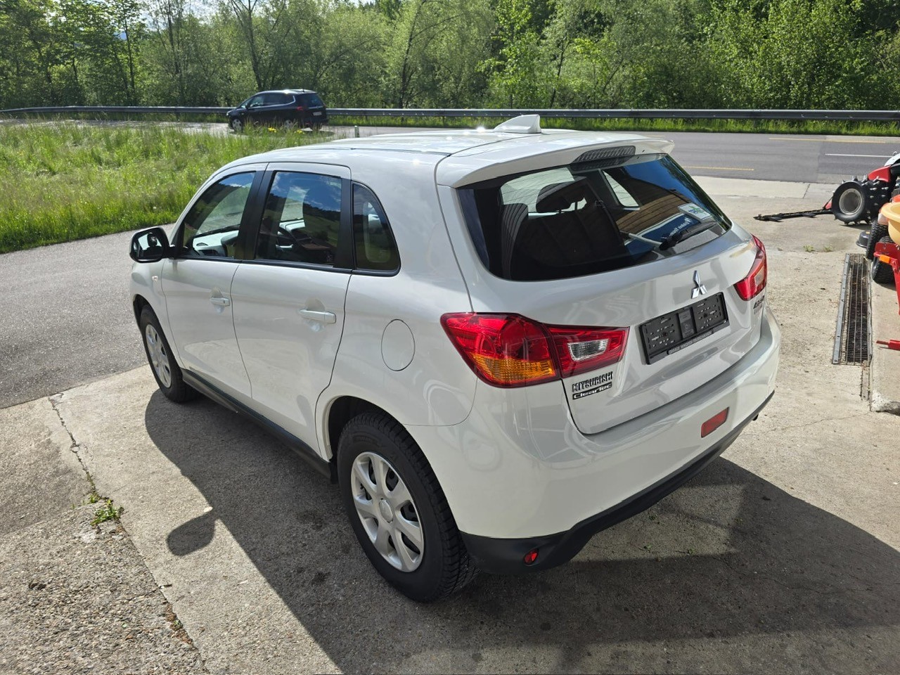 MITSUBISHI 1.6 DID Pure 4x4-image-4