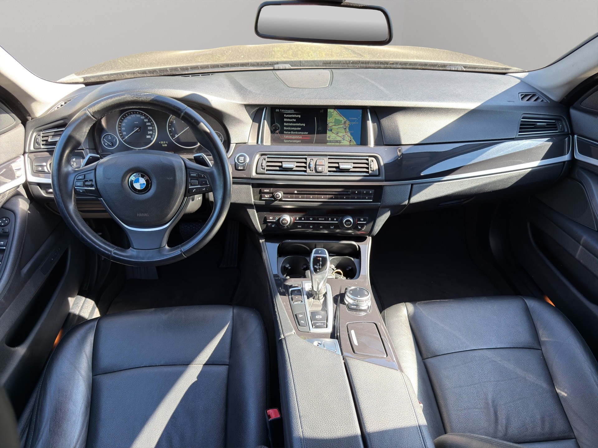 BMW 528i xDrive Steptronic-image-18