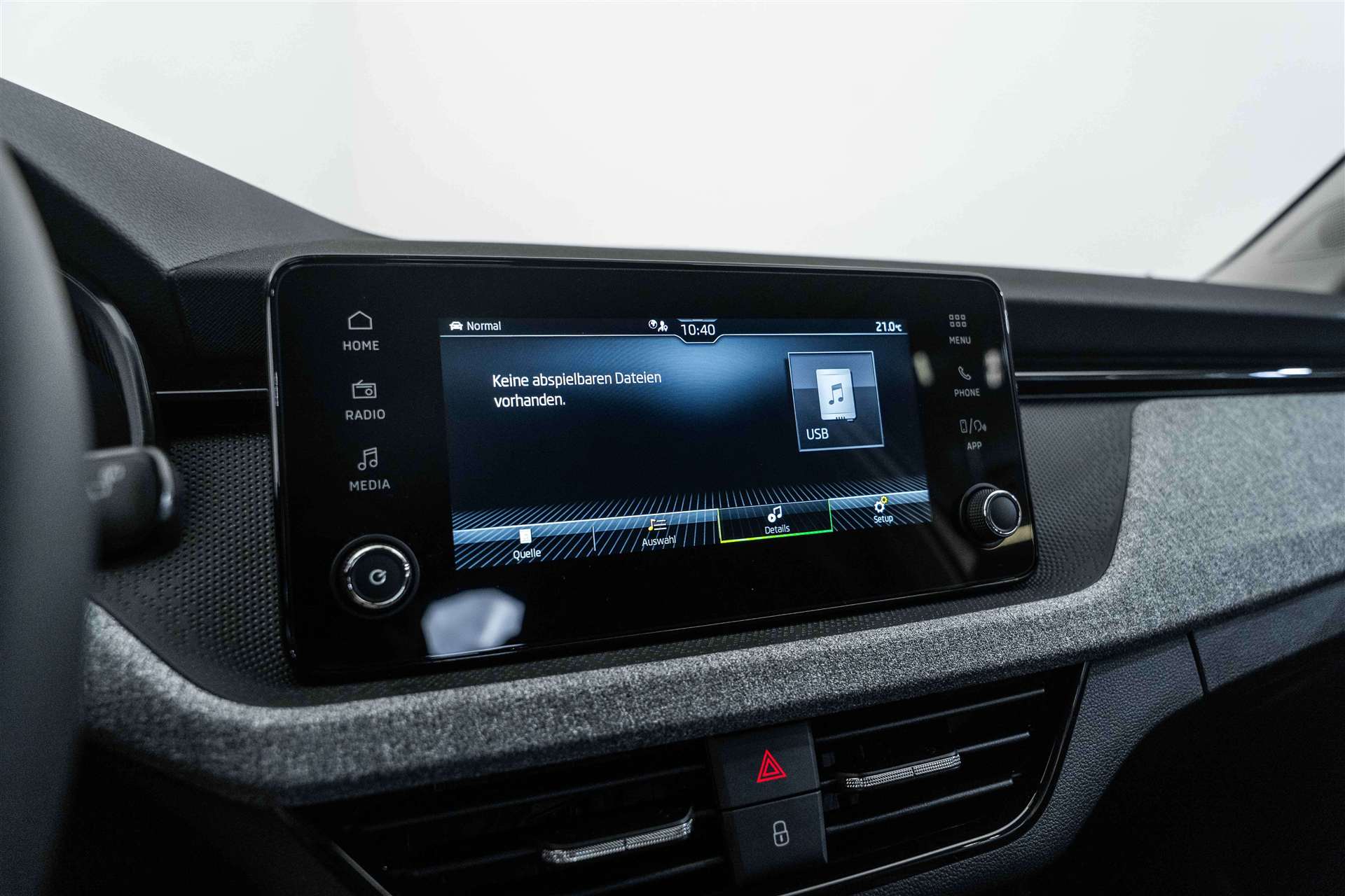 SKODA Kamiq 1.0 TSi Selection Black DSG-Automat-image-16