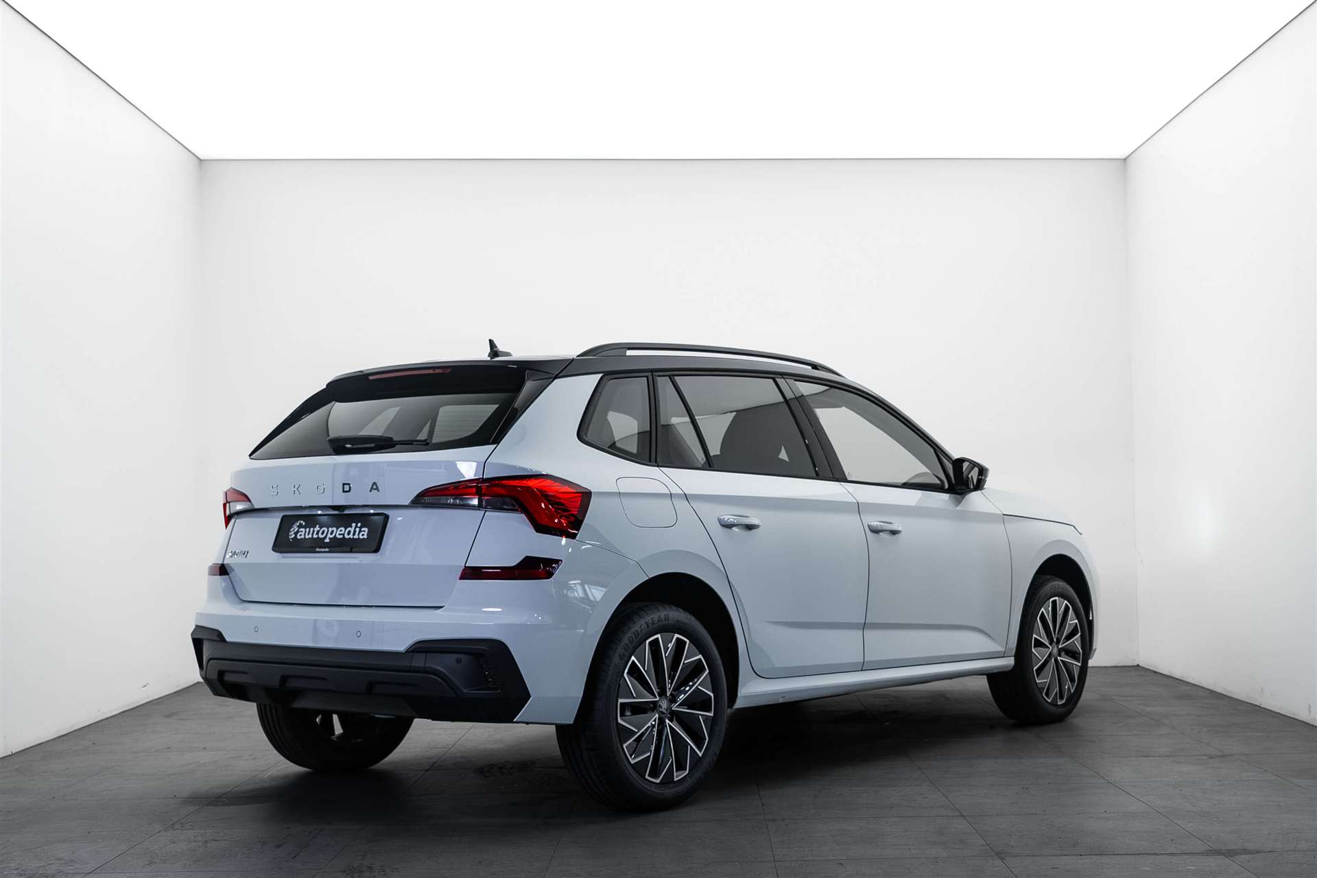 SKODA Kamiq 1.0 TSi Selection Black DSG-Automat-showroom-element-2
