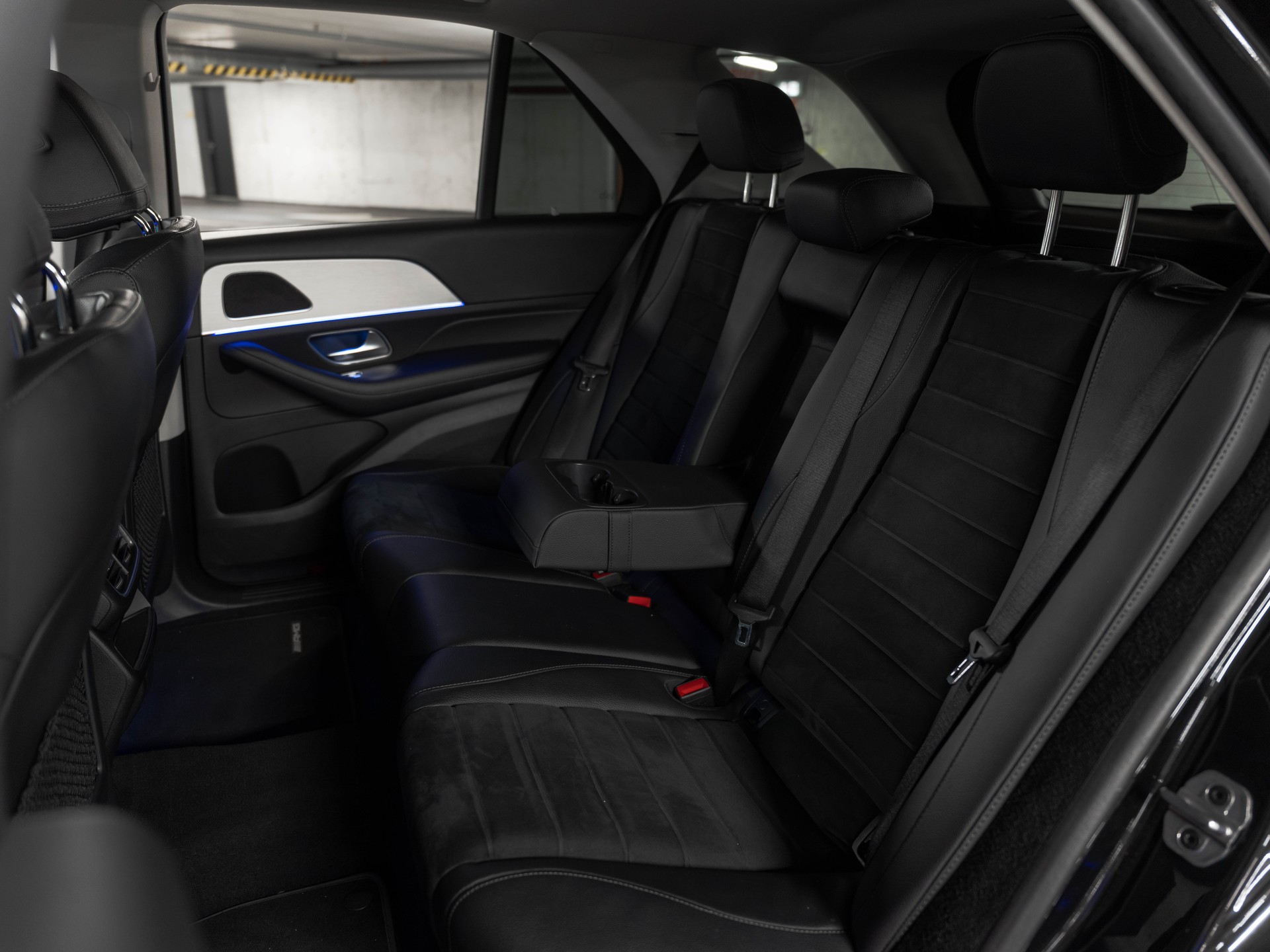 MERCEDES-BENZ GLE 300 d 4Matic AMG Line 9G-Tronic-image-30