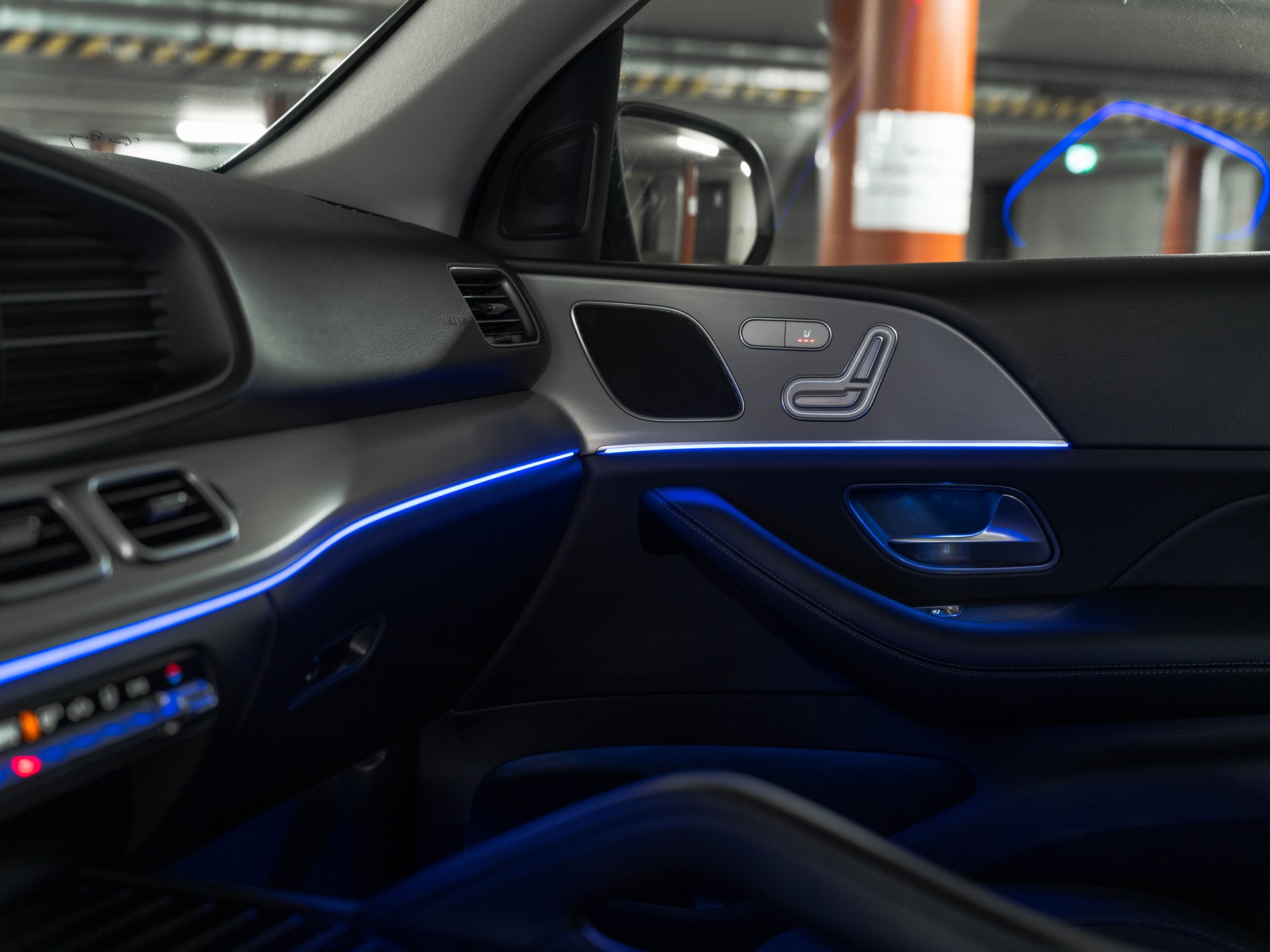 MERCEDES-BENZ GLE 300 d 4Matic AMG Line 9G-Tronic-image-24