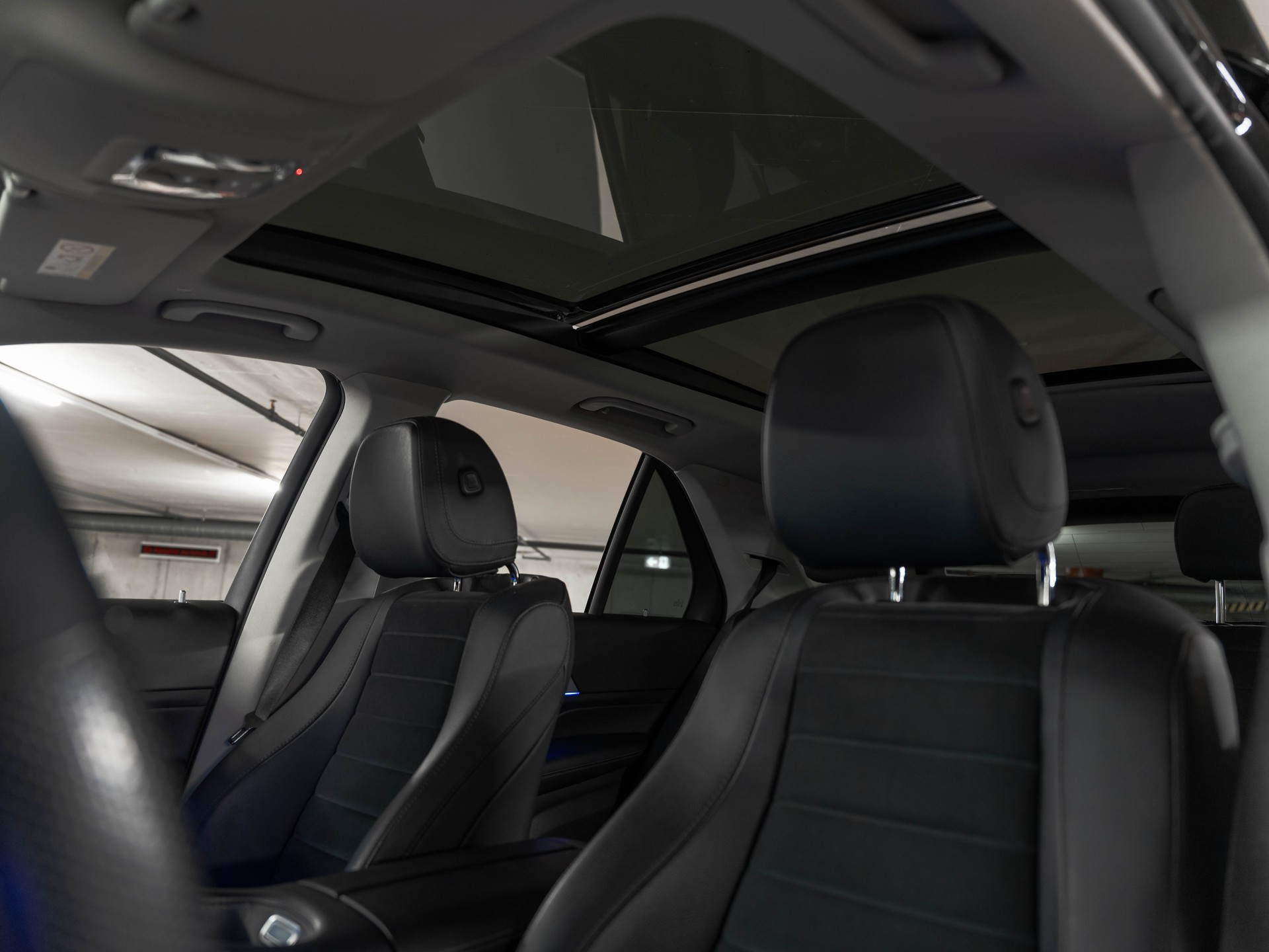 MERCEDES-BENZ GLE 300 d 4Matic AMG Line 9G-Tronic-image-28